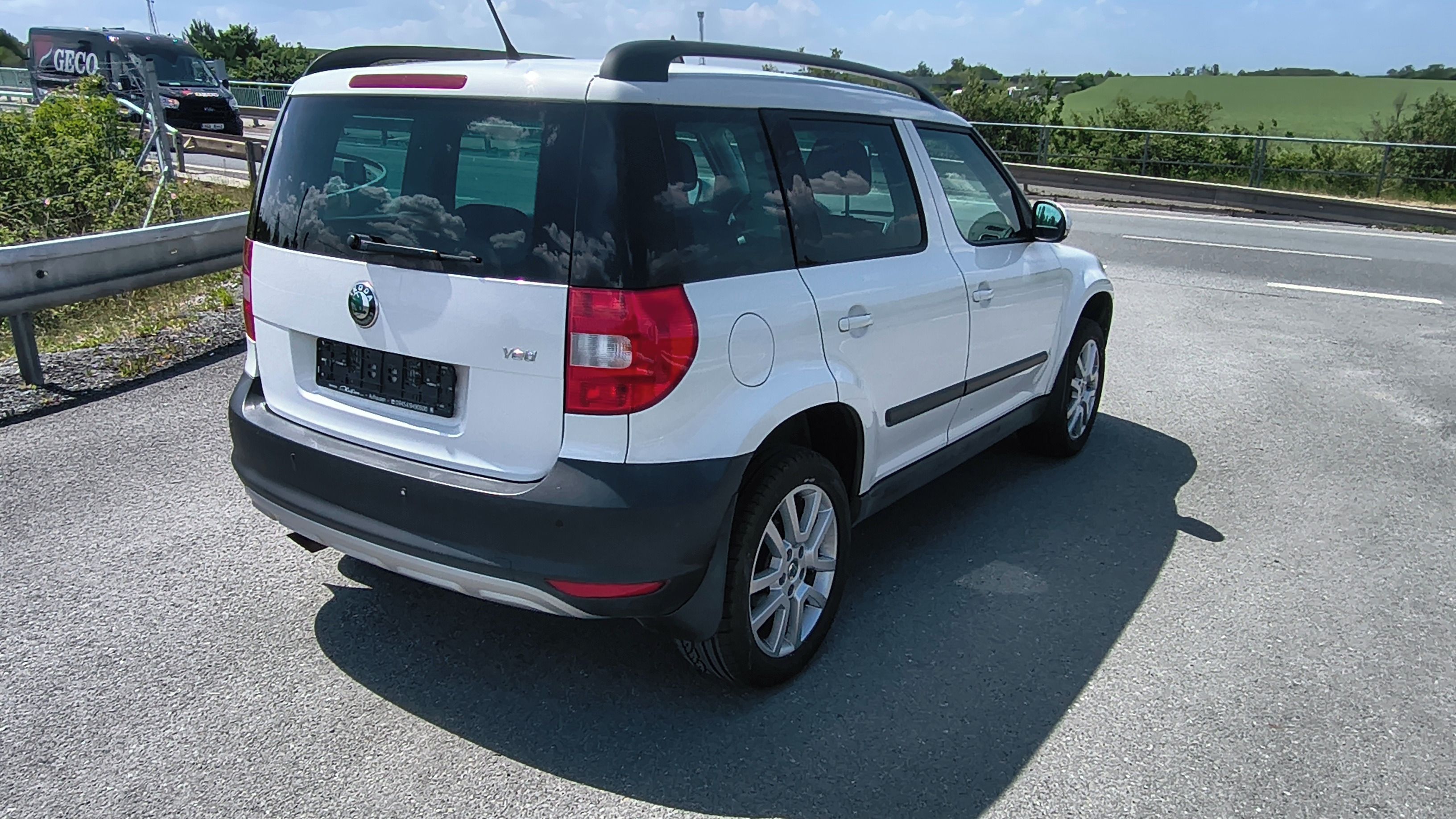 Škoda Yeti, 1.2tsi 77kw 111tkm! 2x výhřev! - fotka 4