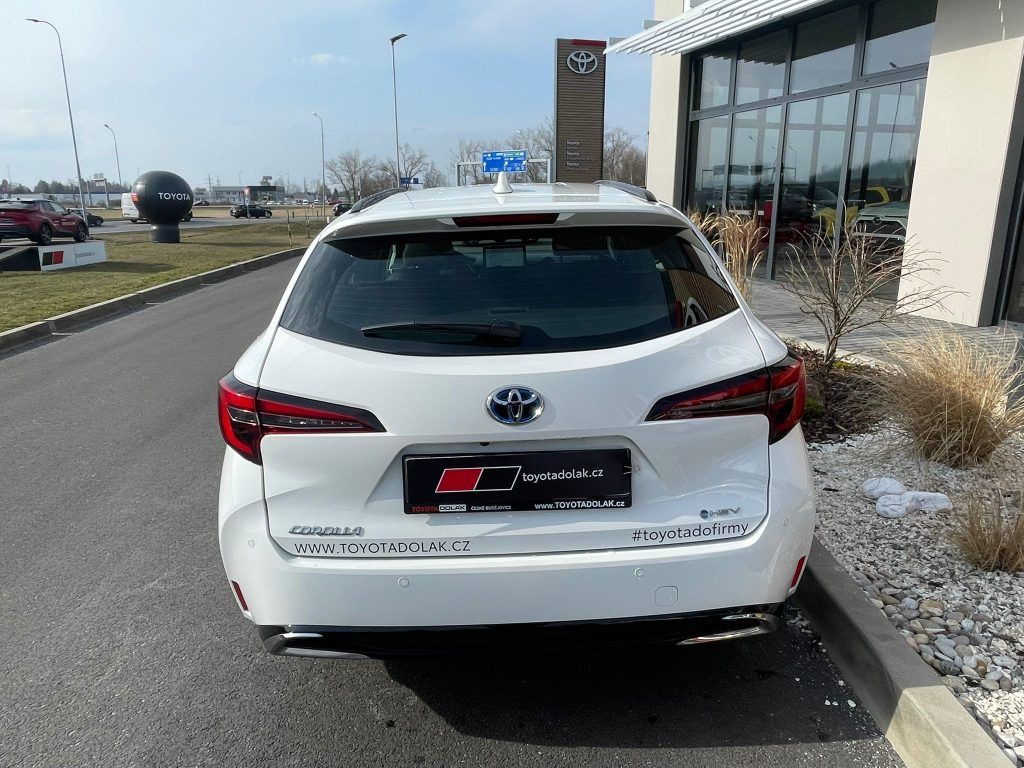 Toyota Corolla, 1.8 Hybrid Comfort Business - fotka 5