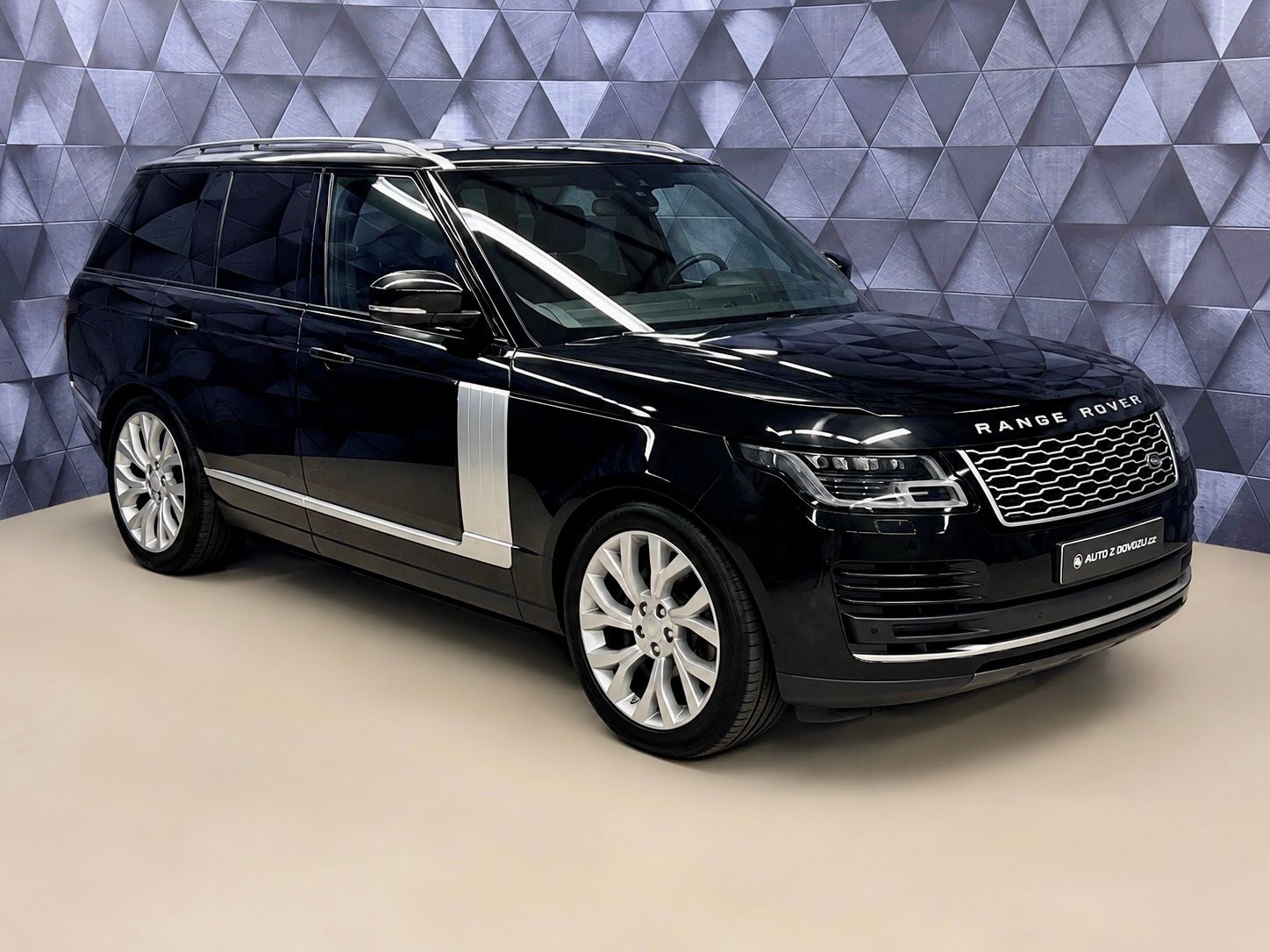 Land Rover Range Rover, 4.4 SDV8 VOGUE, PANORAMA, VZDU - fotka 4