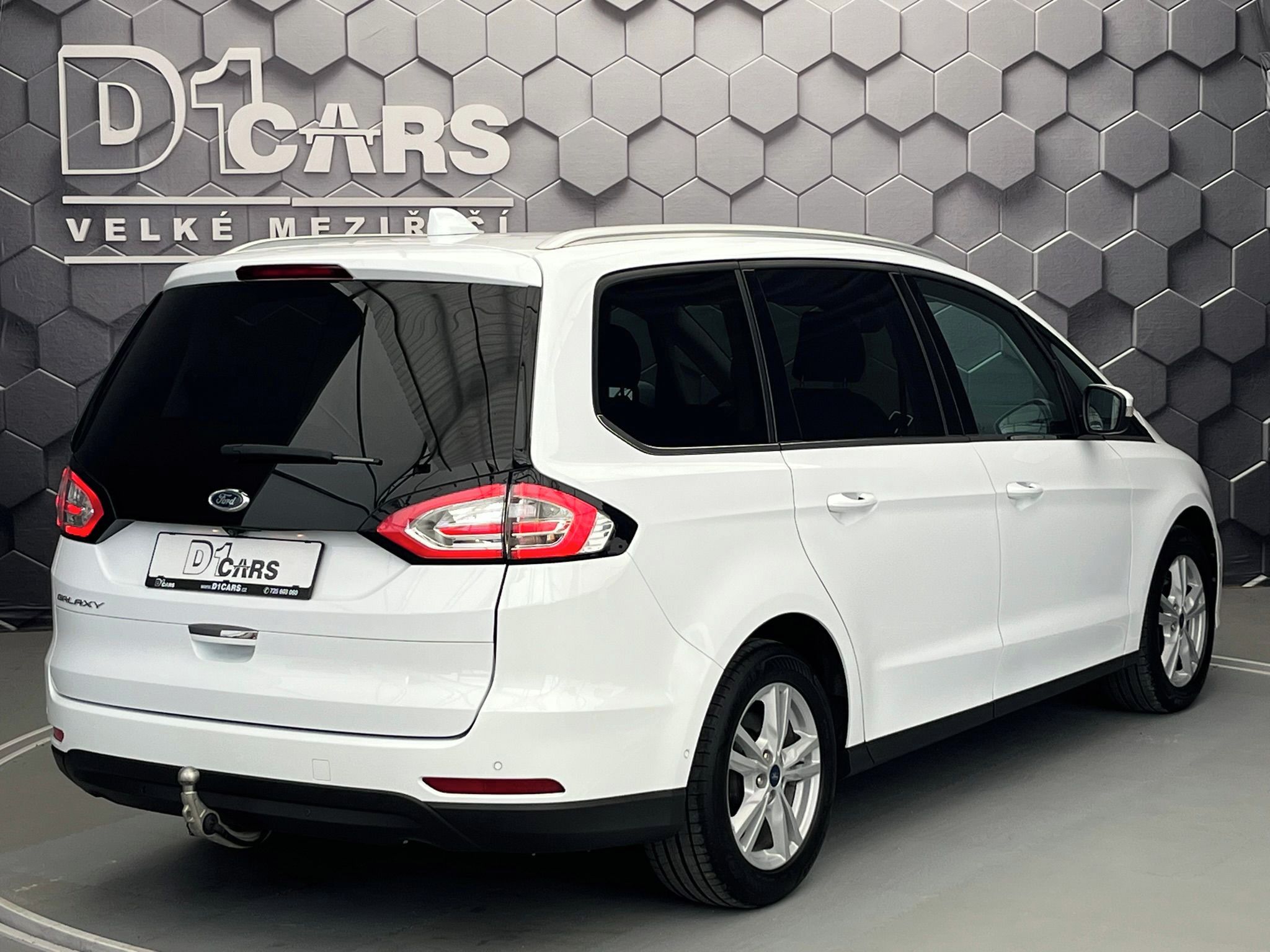 Ford Galaxy, 110 kW, AT8, LED, ACC - fotka 5