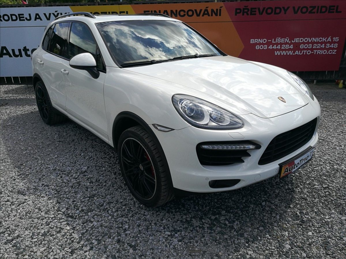 Porsche Cayenne, 4,8 i V8 Turbo - fotka 2