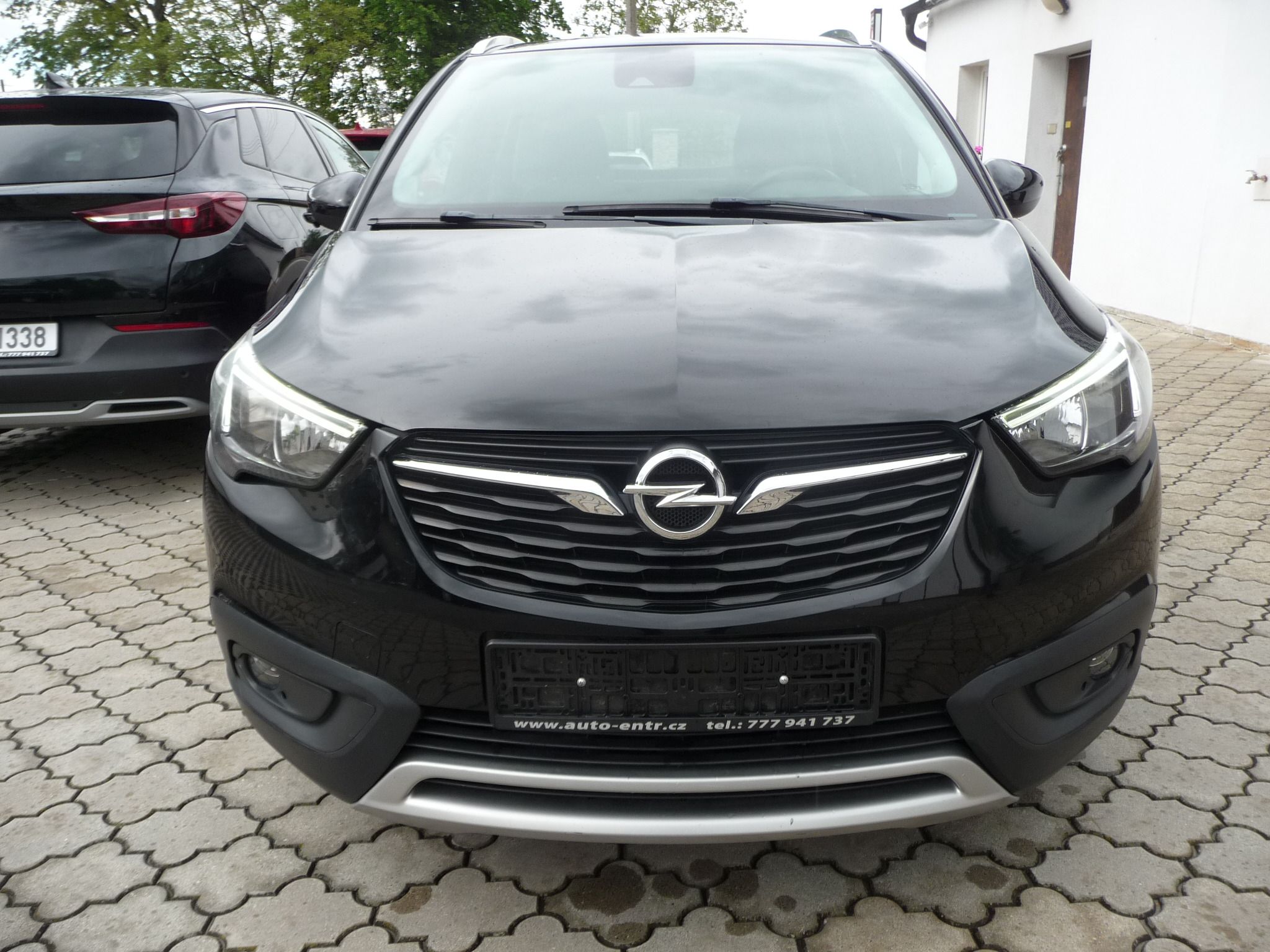 Opel Crossland X, 1.2i 81kw inovation po 1.majit - fotka 2