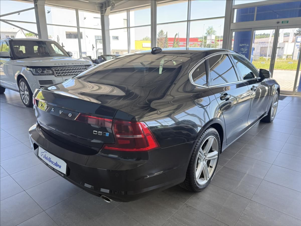 Volvo S90, 2,0   173 kW,D5,4x4 - fotka 6