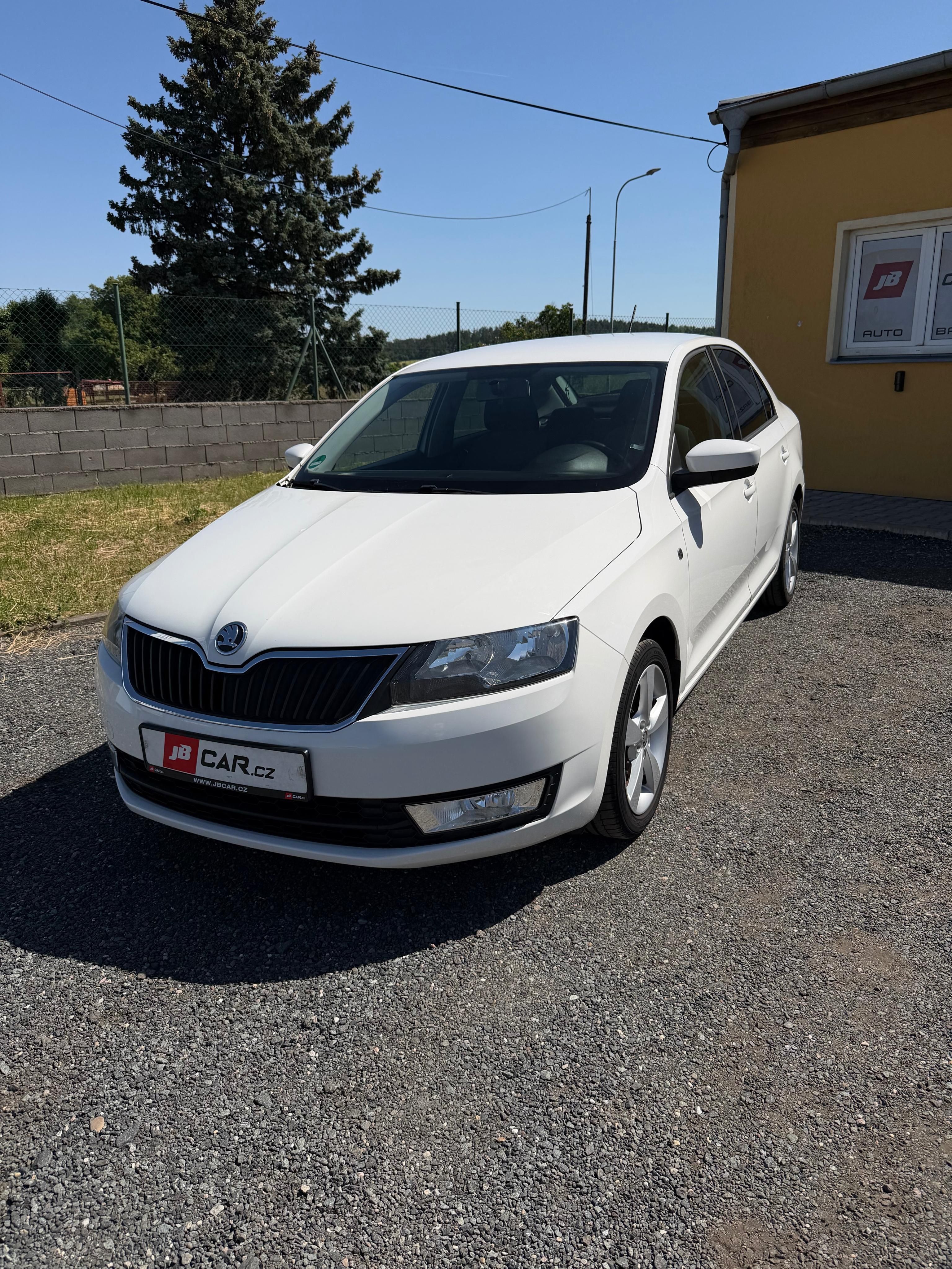 Škoda Rapid, 1.2 TSI 77 kW ELEGANCE VÝHŘEV - fotka 2