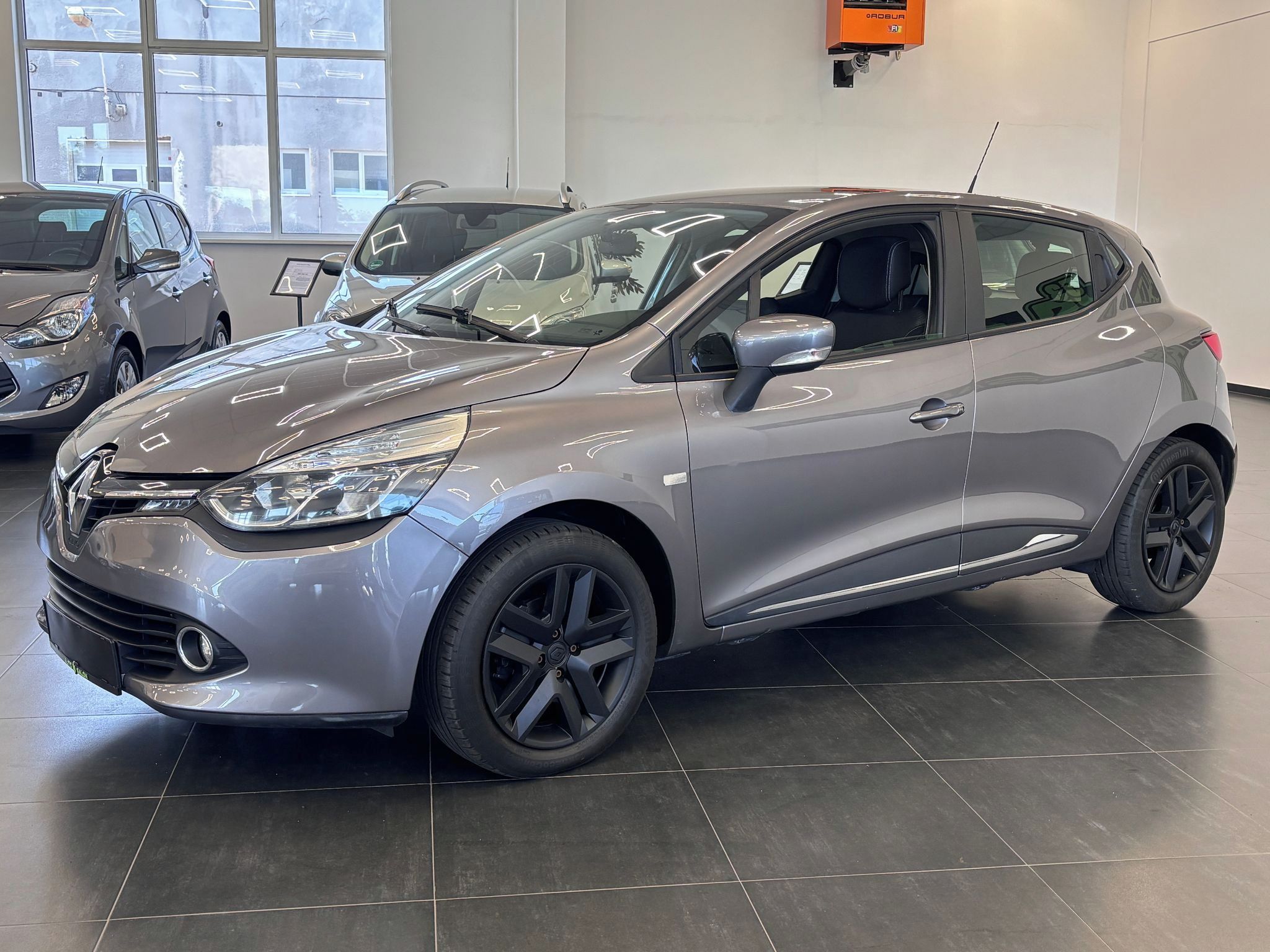 Renault Clio, 1.2 16V, 54kW, 88 tisíc najeto - fotka 3