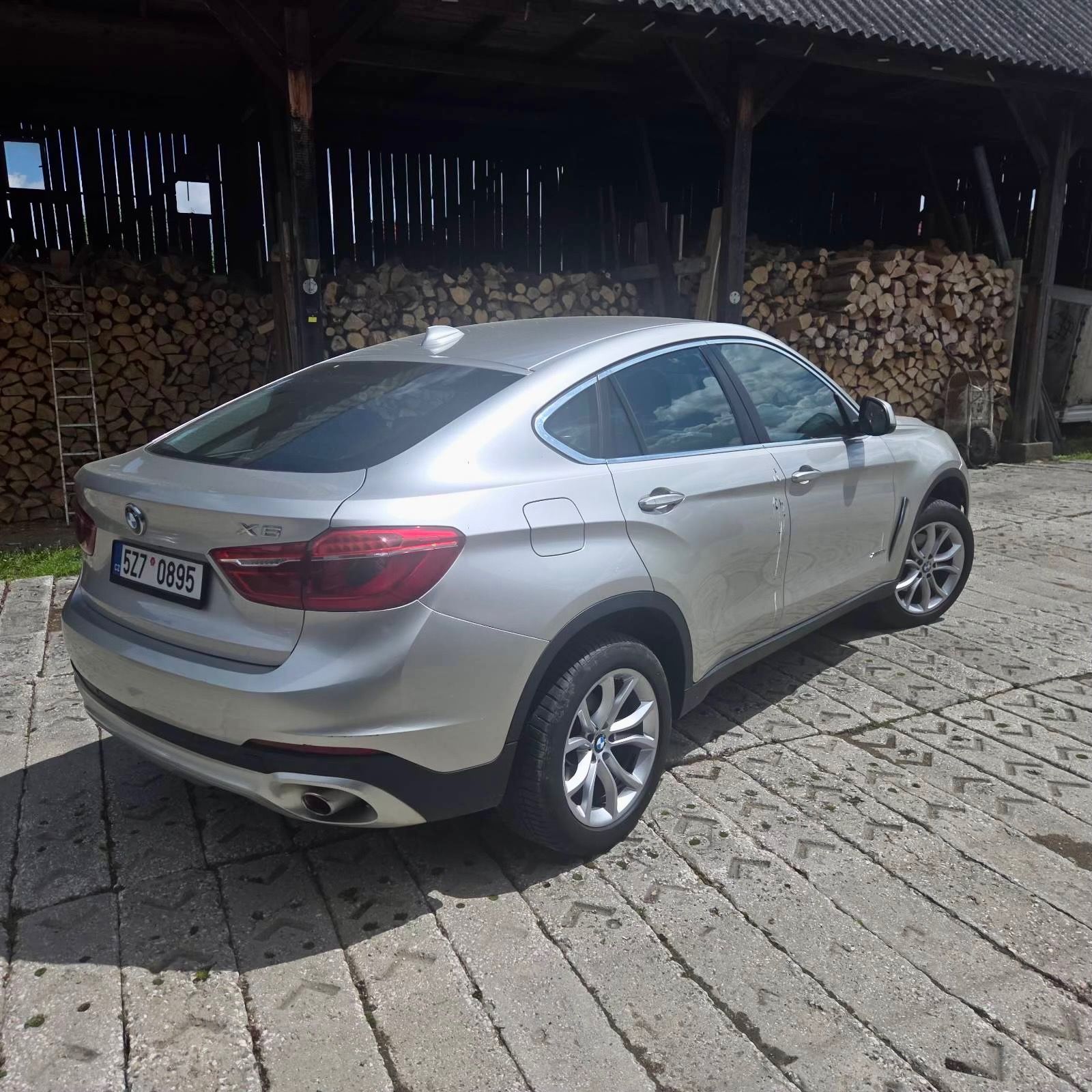 BMW X6, 3.0,PRAVIDELNÝ SERVIS,44000KM - fotka 2