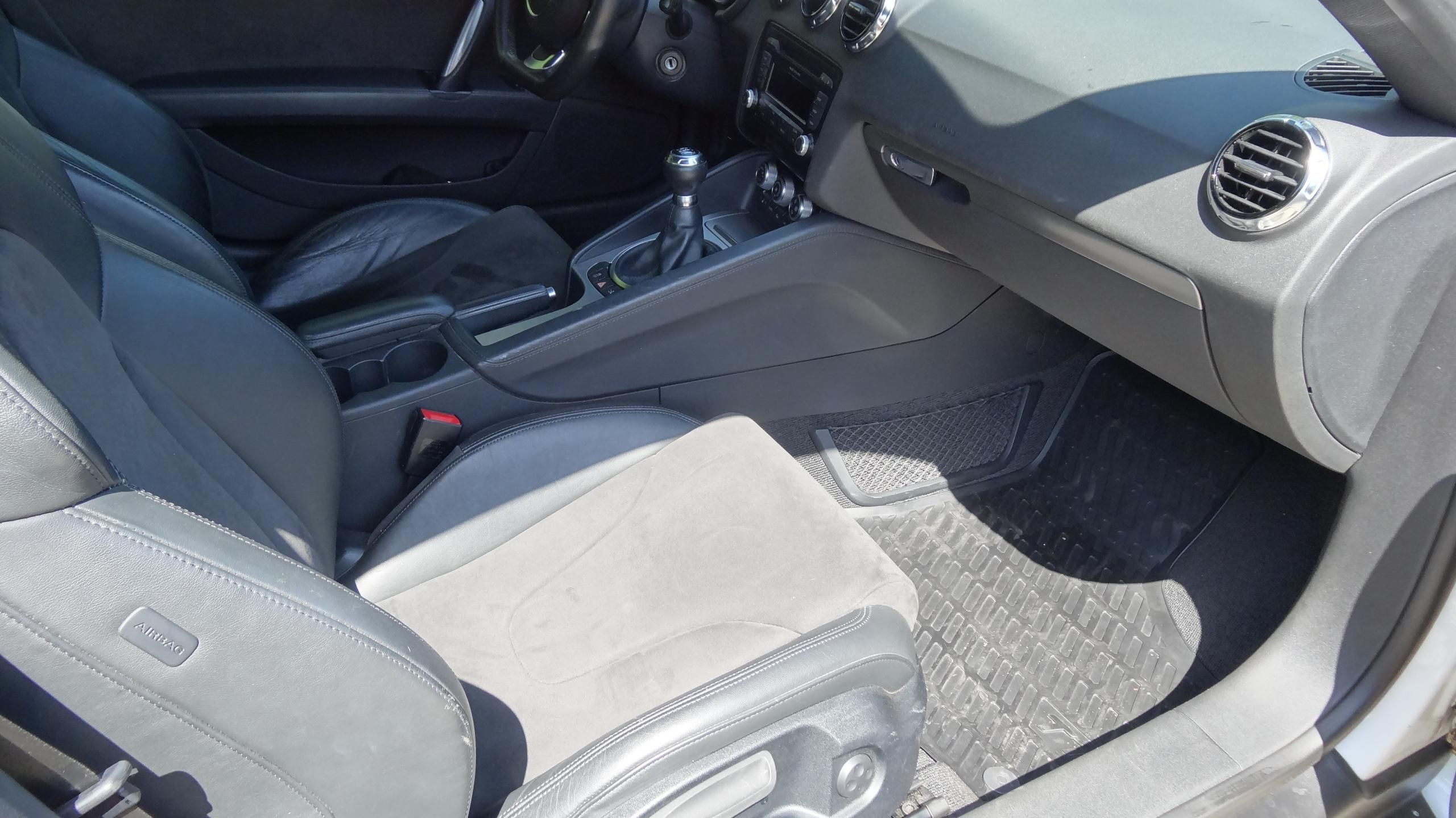 Audi TT, 1.8 TFSI  Alcantara - fotka 5