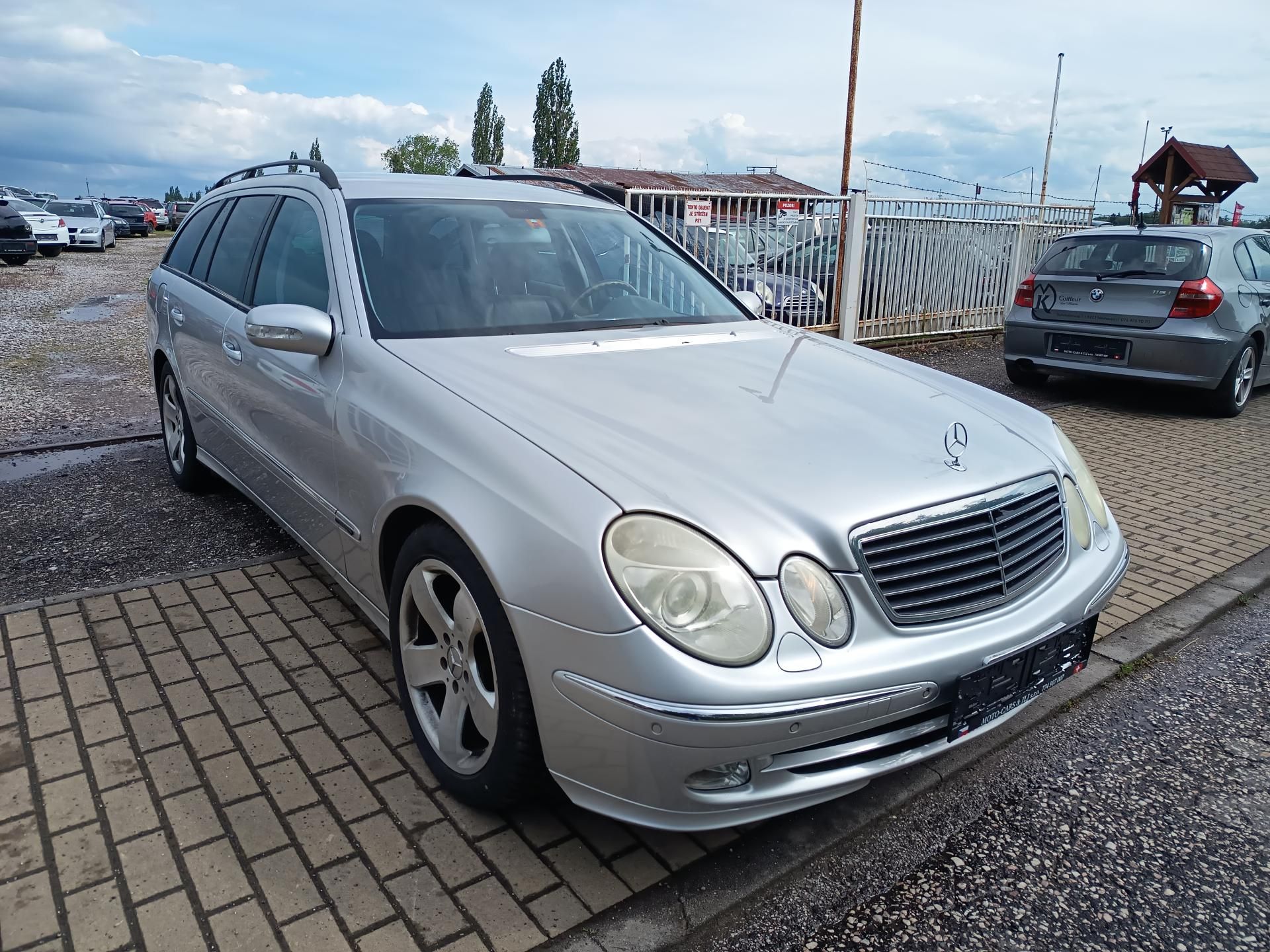 Mercedes-Benz Třídy E, 3.2 165kw - fotka 6