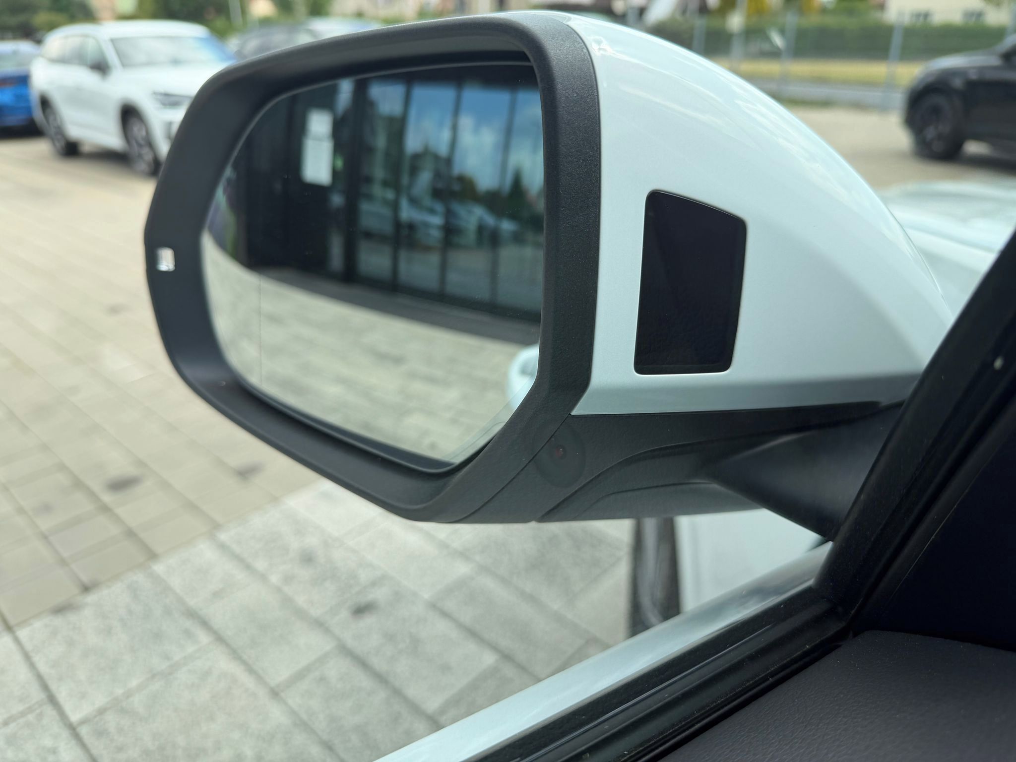 Audi Q8, S-line  50TDI 210kW webasto - fotka 5