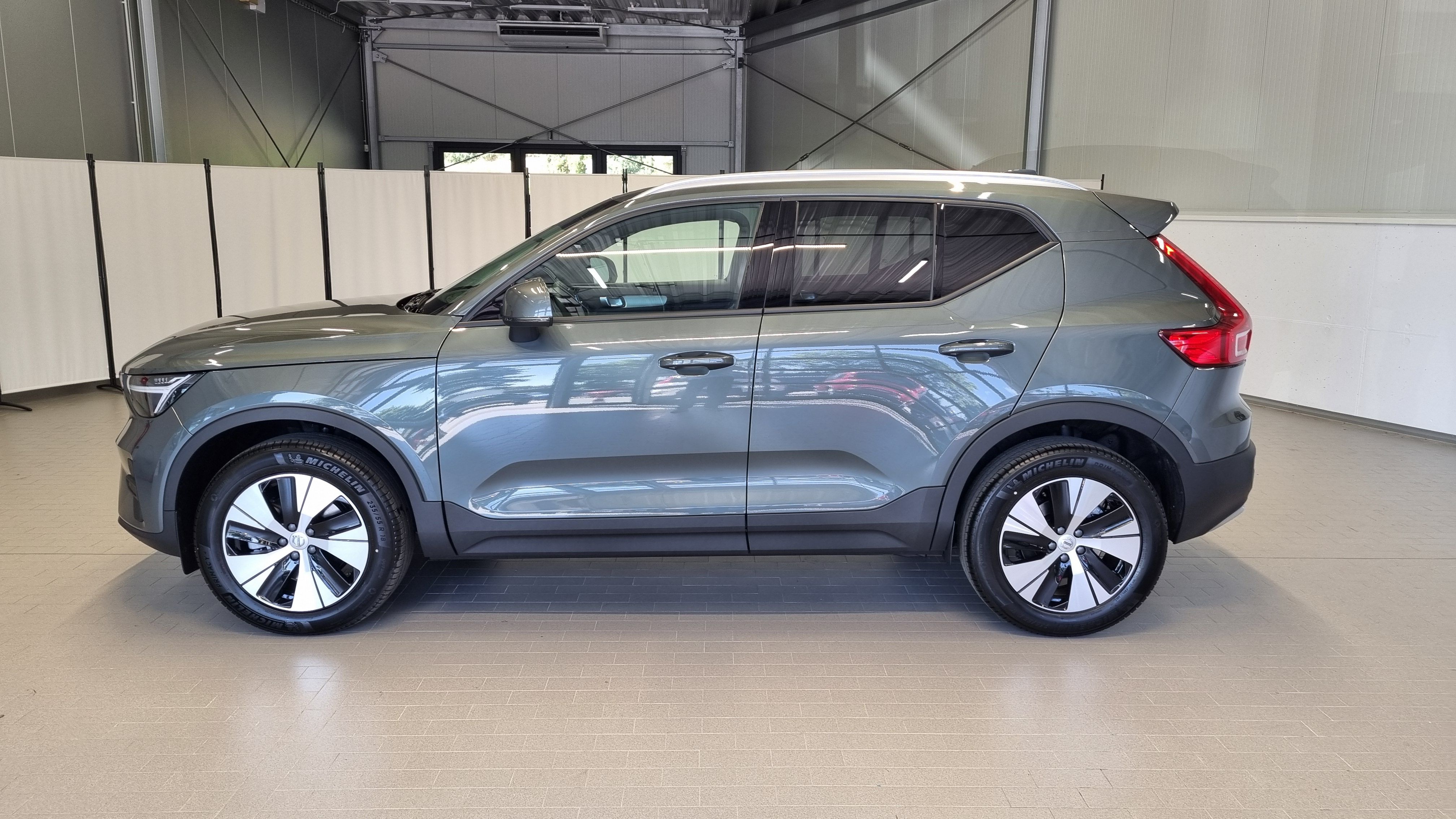 Volvo XC40, B3 2.0L 163 HP AT7 FWD CORE - fotka 2