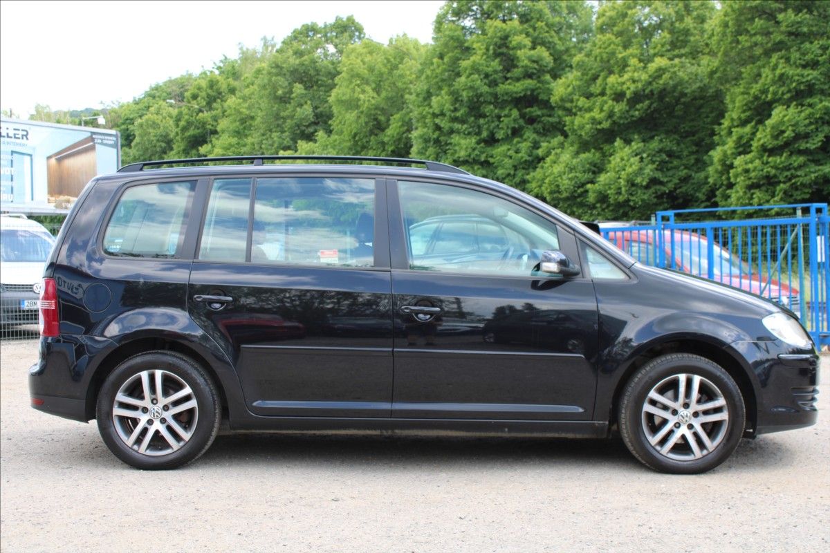 Volkswagen Touran, 1,9 TDI  KLIMATIZACE,TEMPOMAT - fotka 4