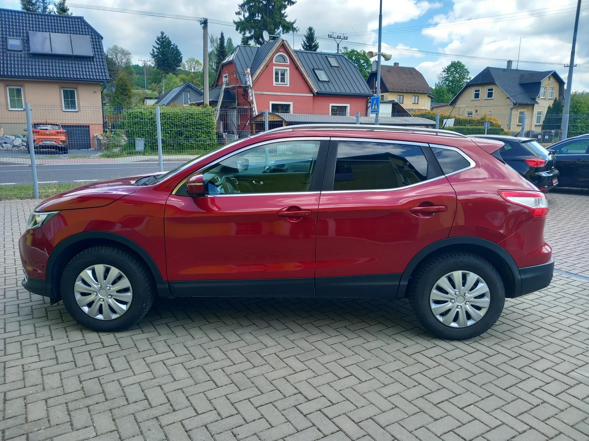 Nissan Qashqai, MAX.VÝBAVA ! PO VELKÉM SERVISE - fotka 5