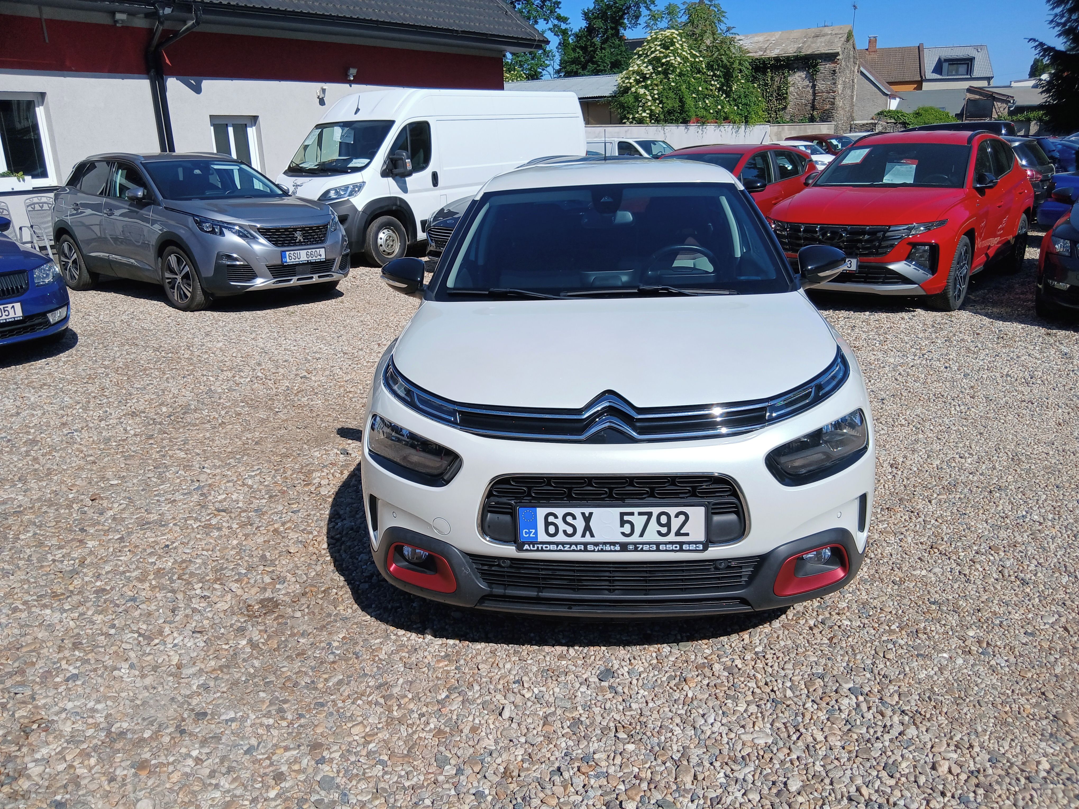 Citroën C4 Cactus, 1.2i 81KW Automat, S.Kniha - fotka 2