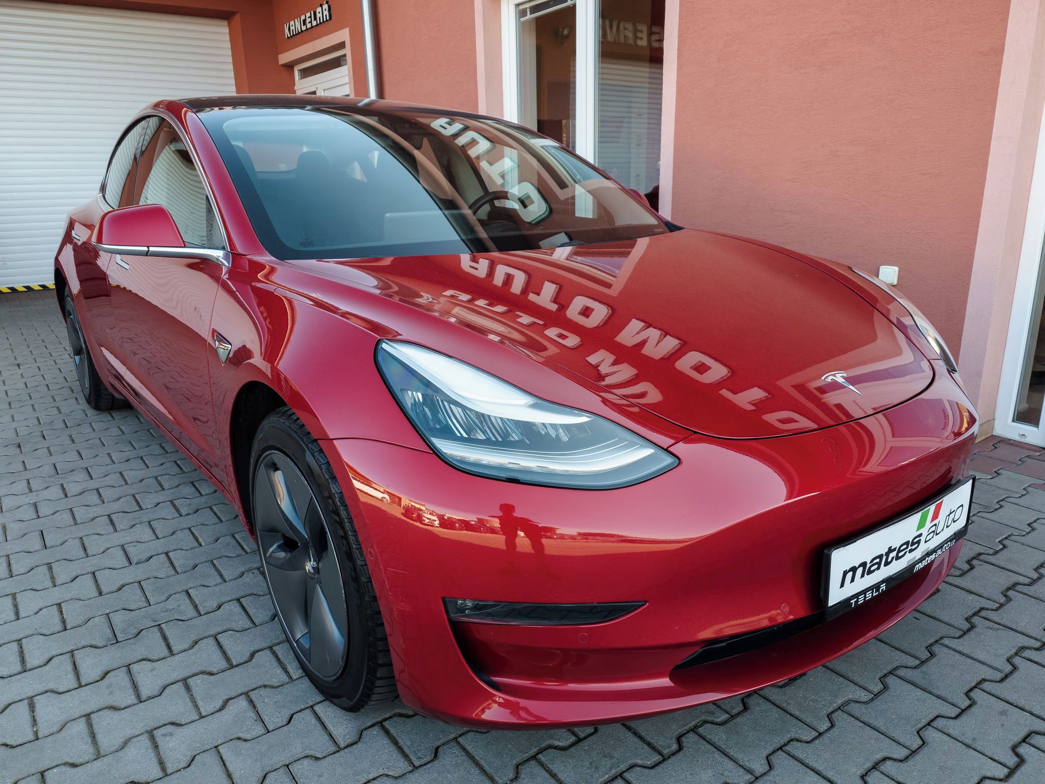 Tesla Model 3, Long Range Dual Motor 340 kW - fotka 4