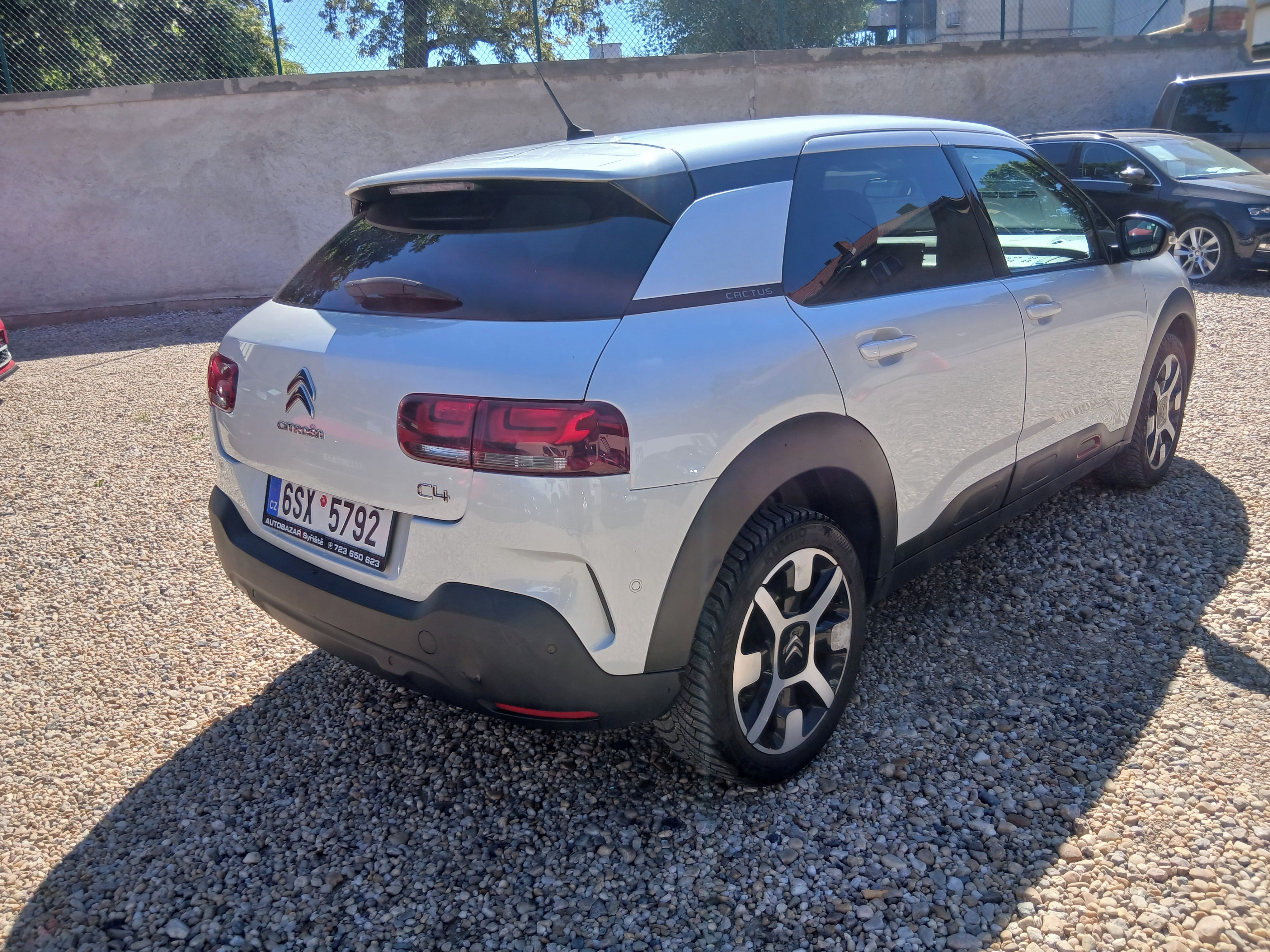 Citroën C4 Cactus, 1.2i 81KW Automat, S.Kniha - fotka 5