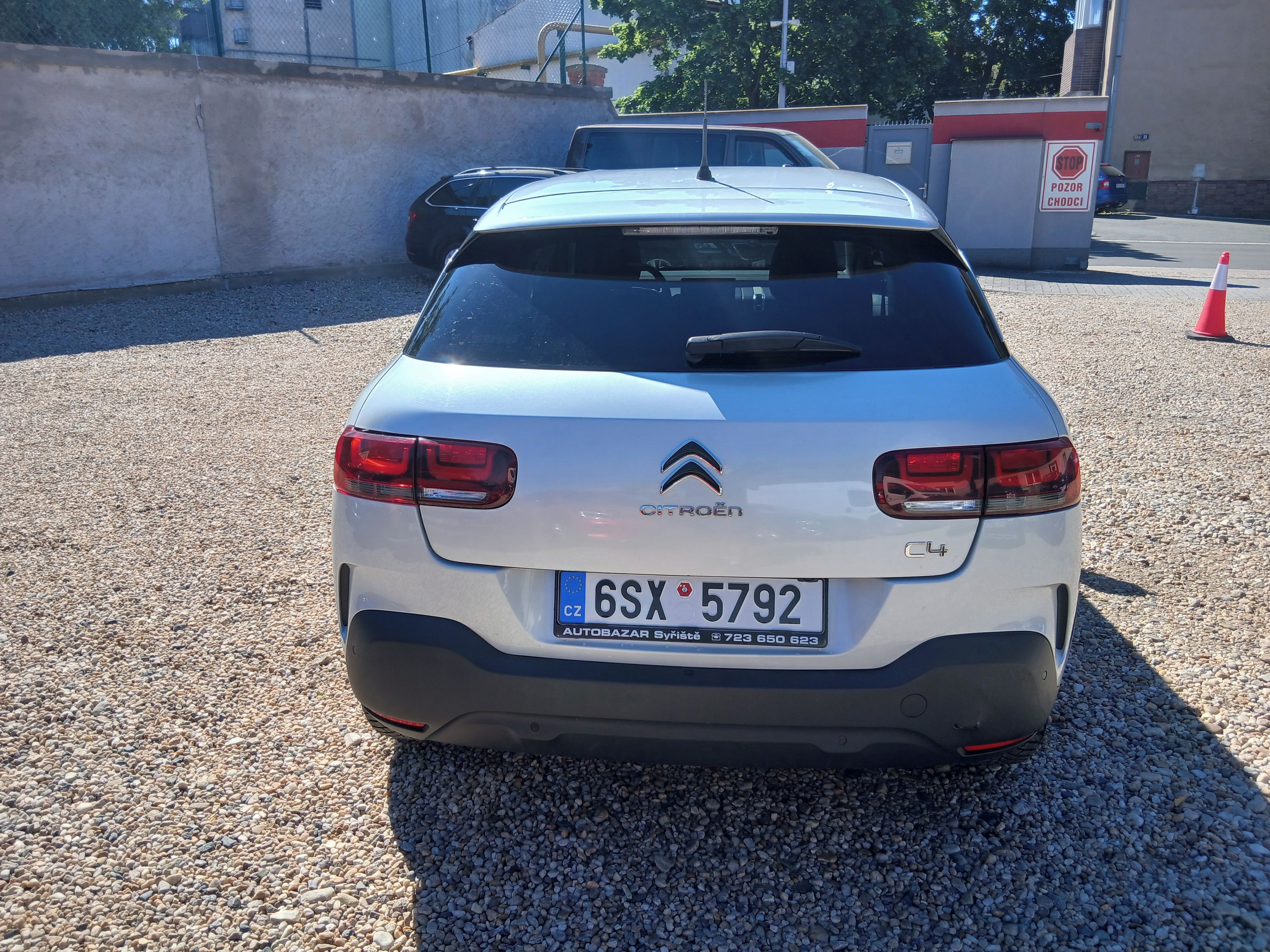 Citroën C4 Cactus, 1.2i 81KW Automat, S.Kniha - fotka 6