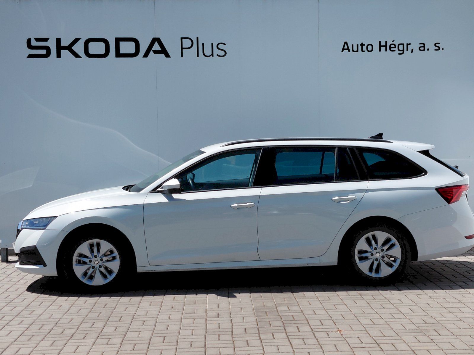Škoda Octavia, 2.0 TDI 85kW Ambition Combi - fotka 3