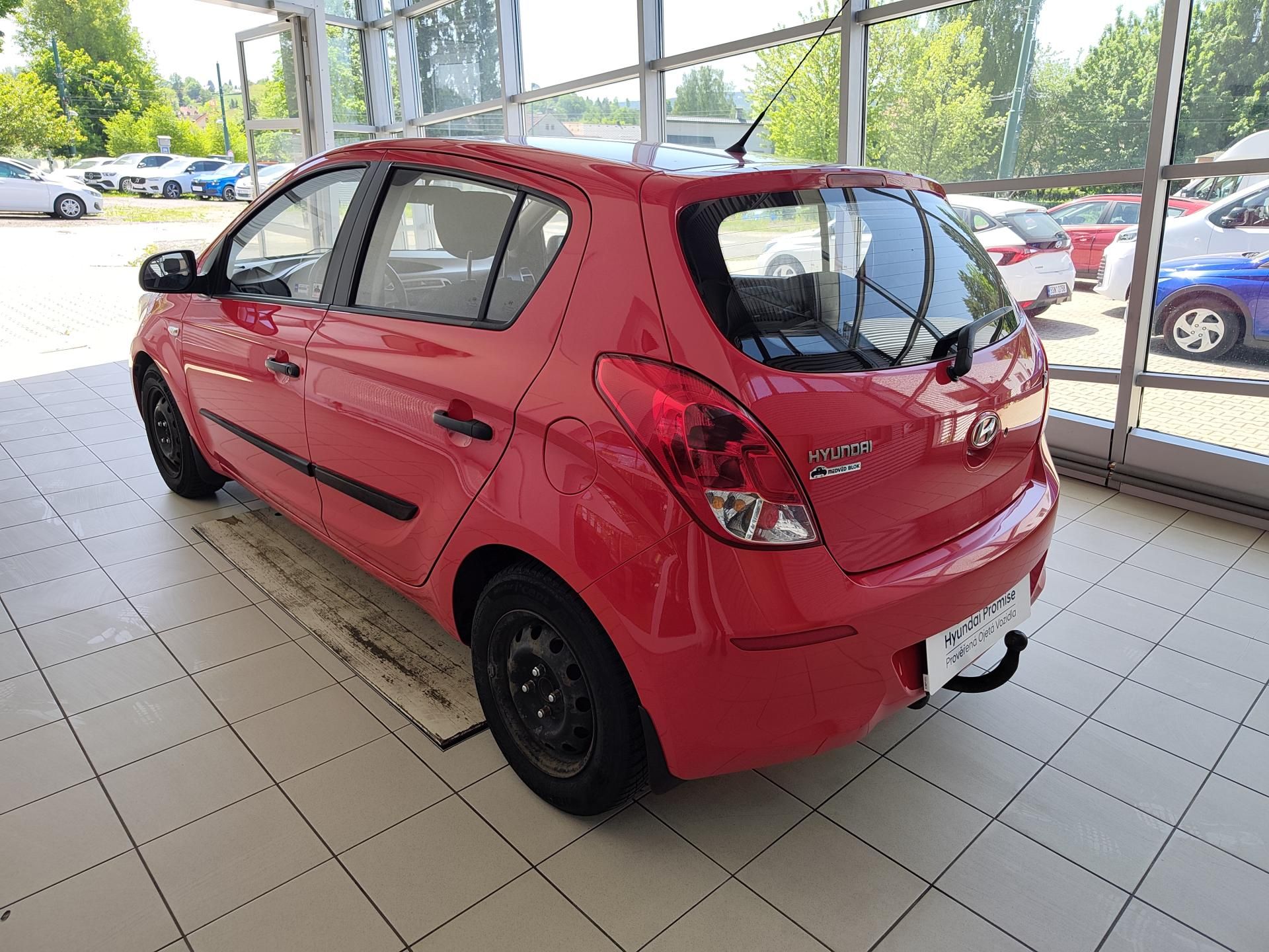 Hyundai i20, 1.2i 62kW, Klima - fotka 2