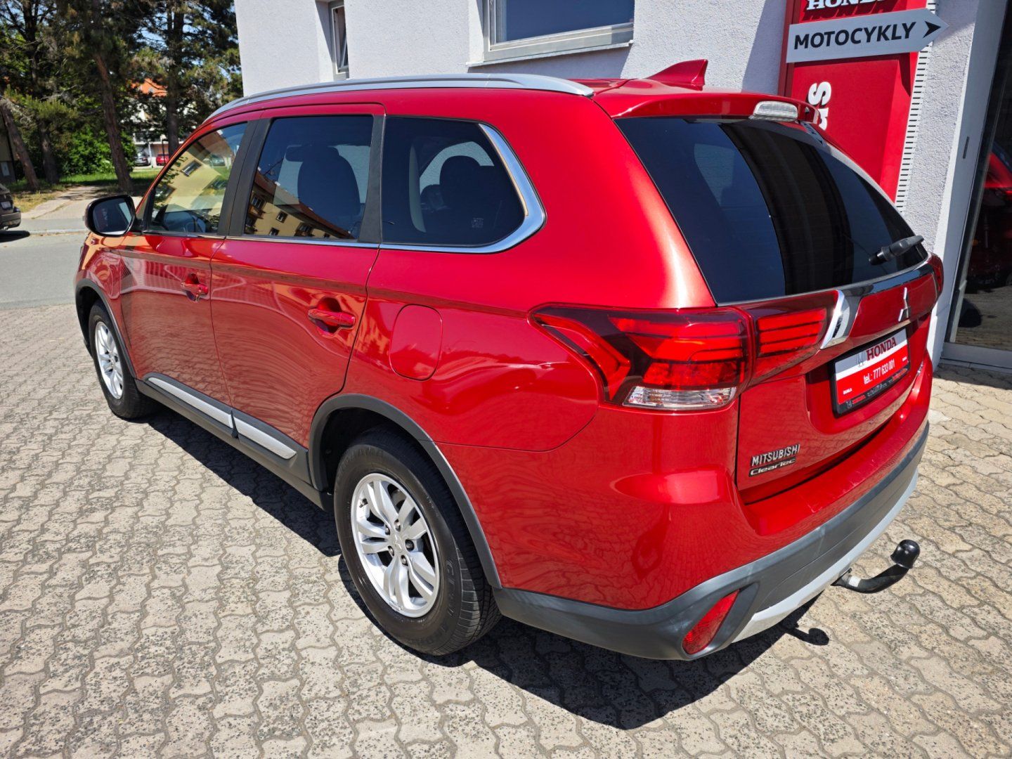 Mitsubishi Outlander, 2.0 Mivec Diamant 2WD Kamera - fotka 4