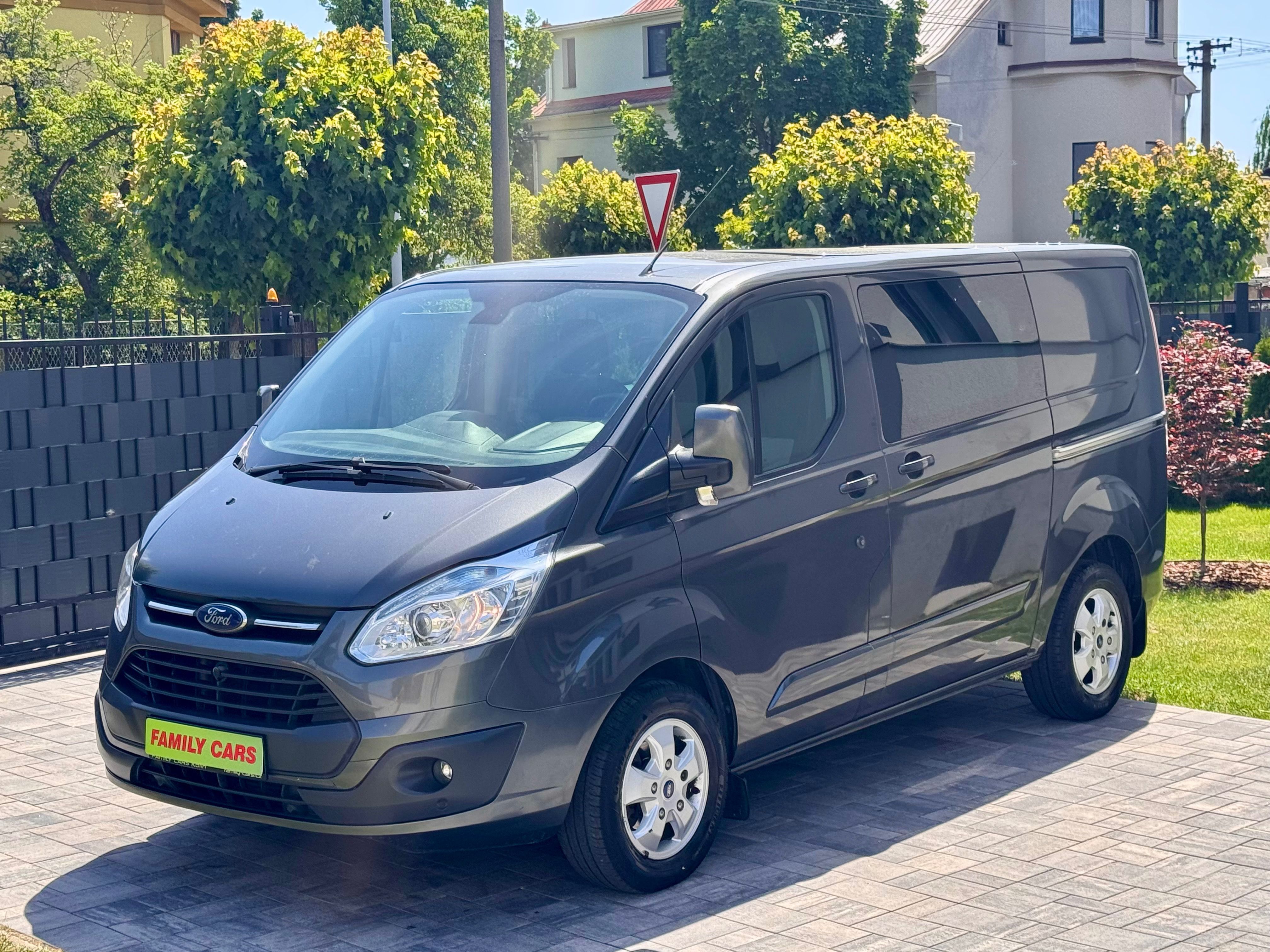 Ford Transit Custom, 2.2TDCI,1.MAJITEL,5MÍST,TAŽNÉ