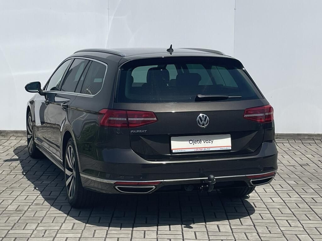 Volkswagen Passat, 2.0 TDI 110 kW - fotka 6