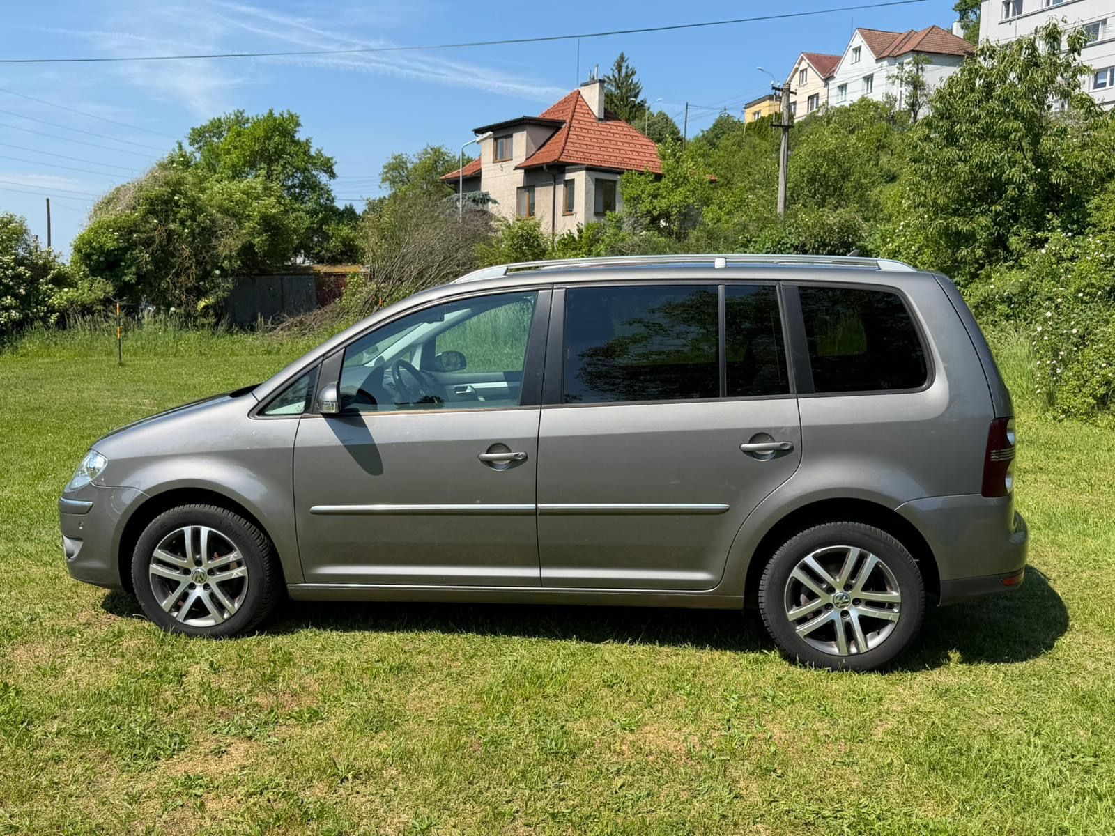 Volkswagen Touran, 1,4 TSI HIGHLINE - PARKPILOT - fotka 4