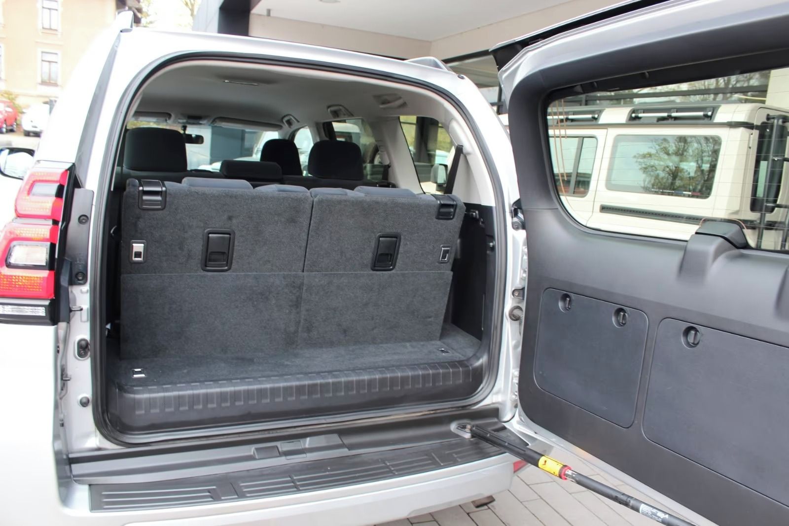 Toyota Land Cruiser, LAND CRUISER 2.8 D-4D Comfort - fotka 6