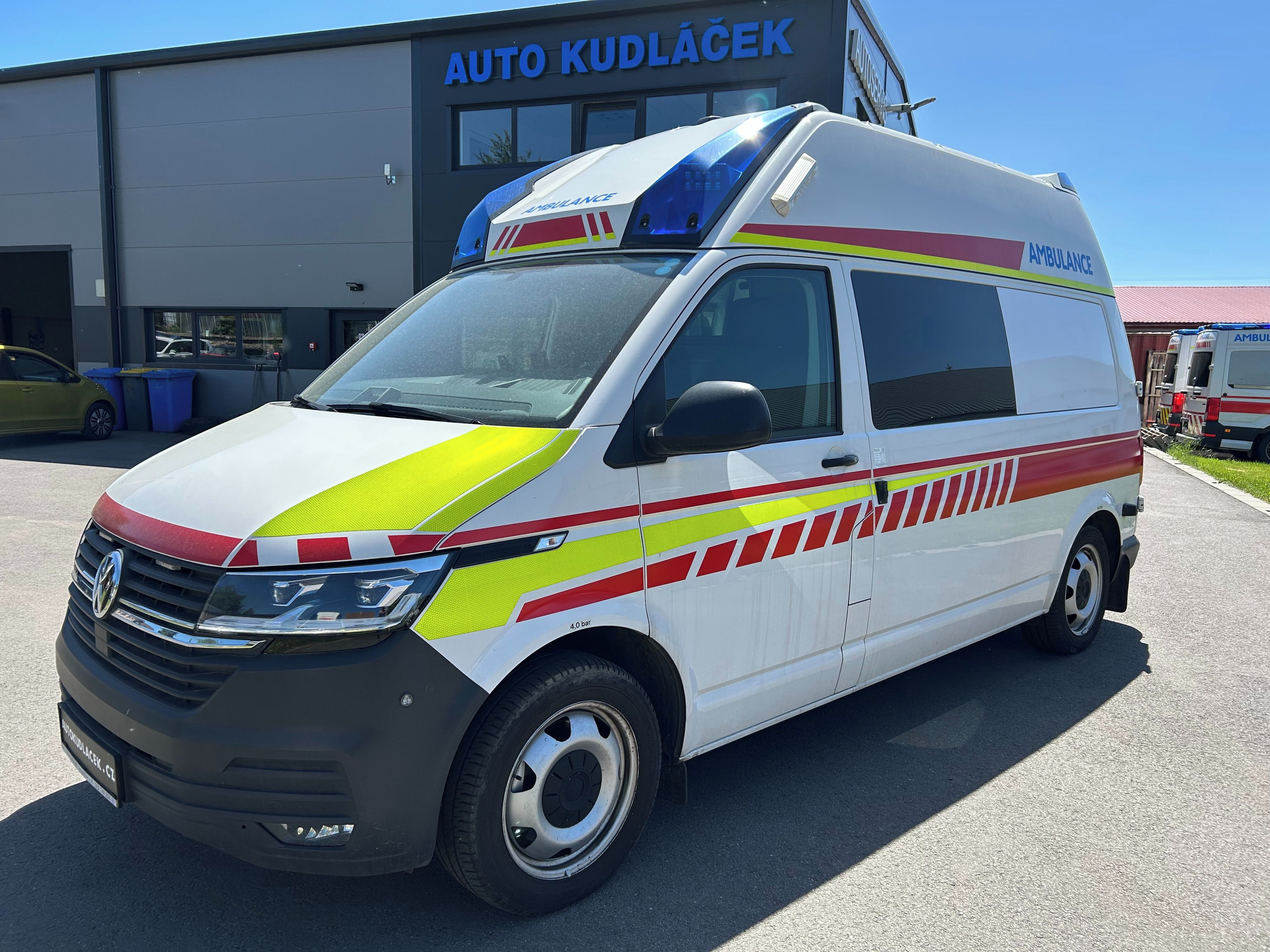 Volkswagen Transporter, T6.1 - 2.0 TDI Sanitní vůz 4x4