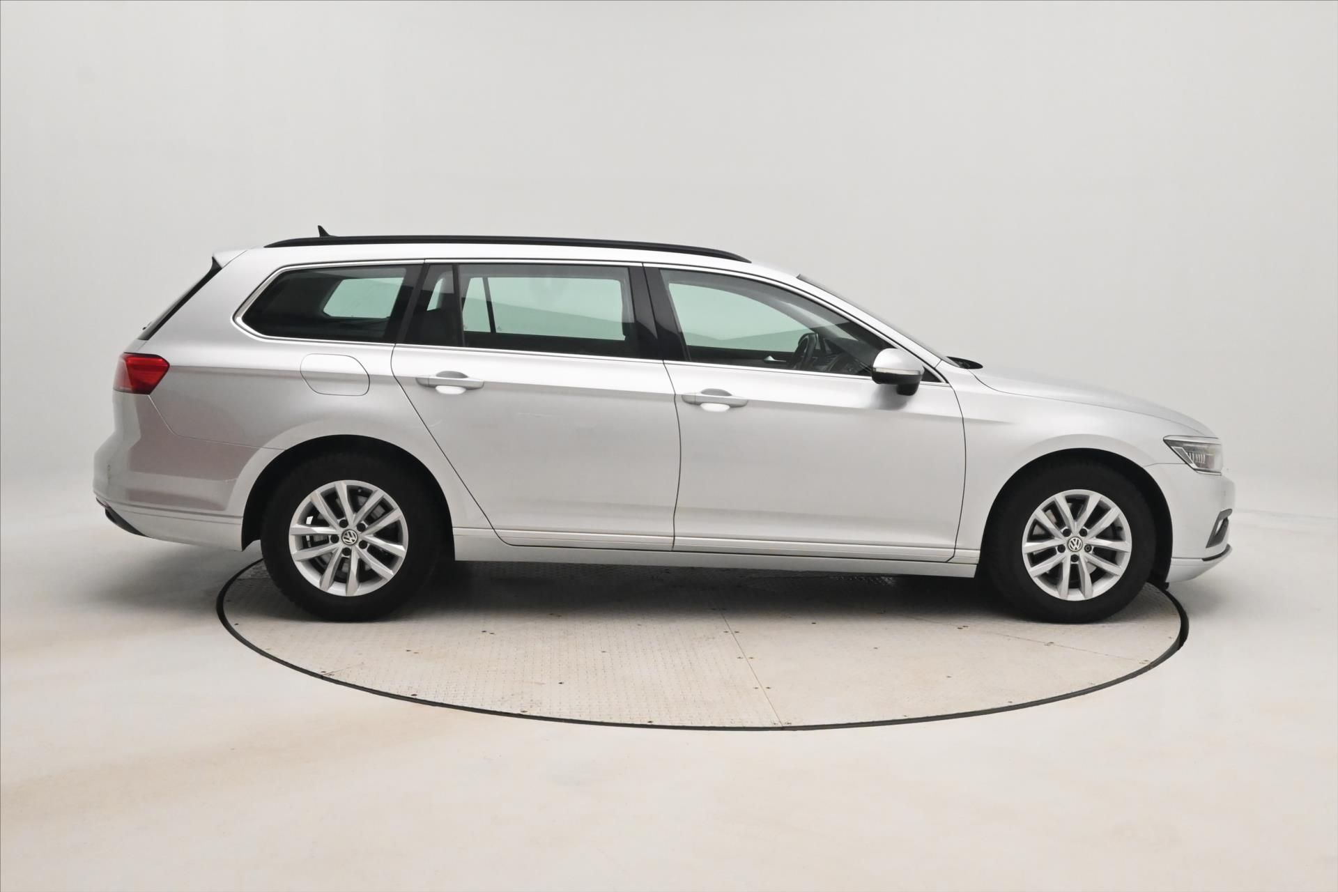 Volkswagen Passat Variant, 2,0 TDI 110kW DSG Variant Busi - fotka 4