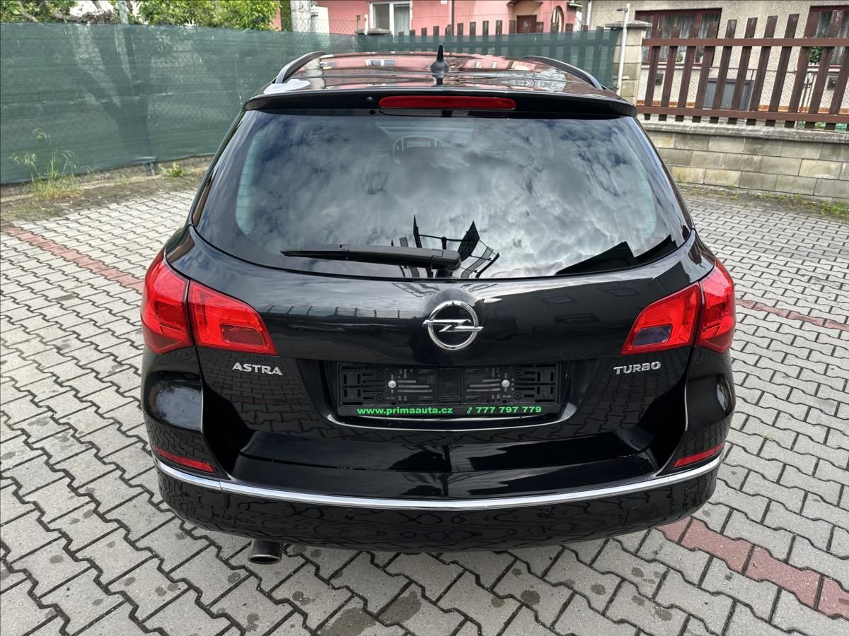 Opel Astra, 1,4 TURBO SPORT - fotka 4