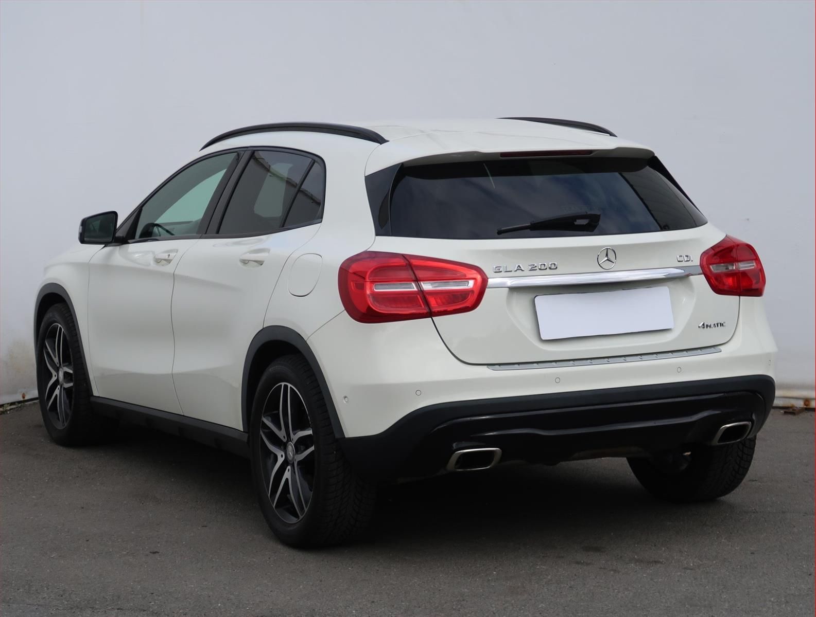 Mercedes-Benz GLA, 200 CDI, 4X4, Automat, Navi - fotka 4
