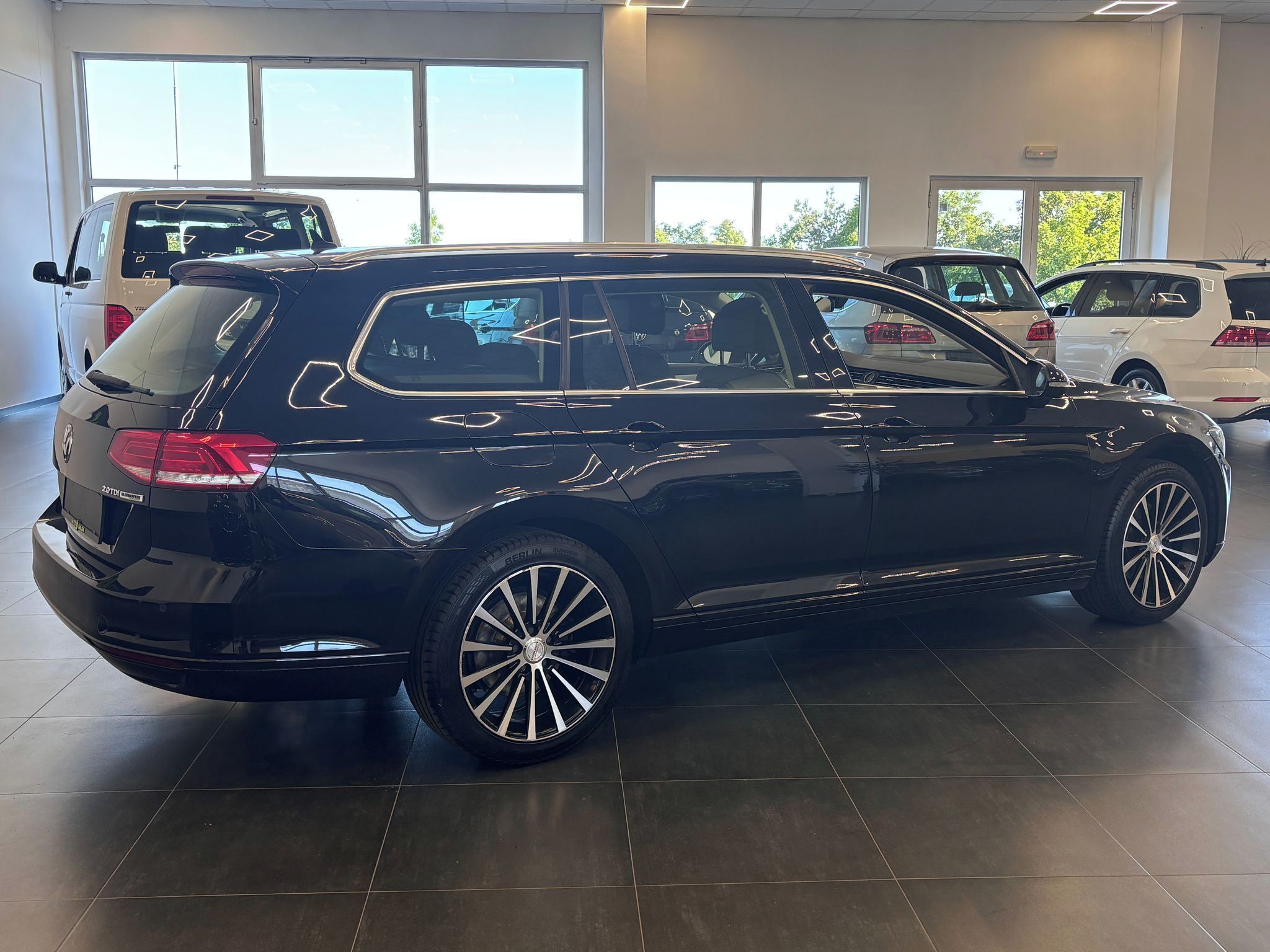 Volkswagen Passat, 2.0 TDI, 110kW - fotka 5