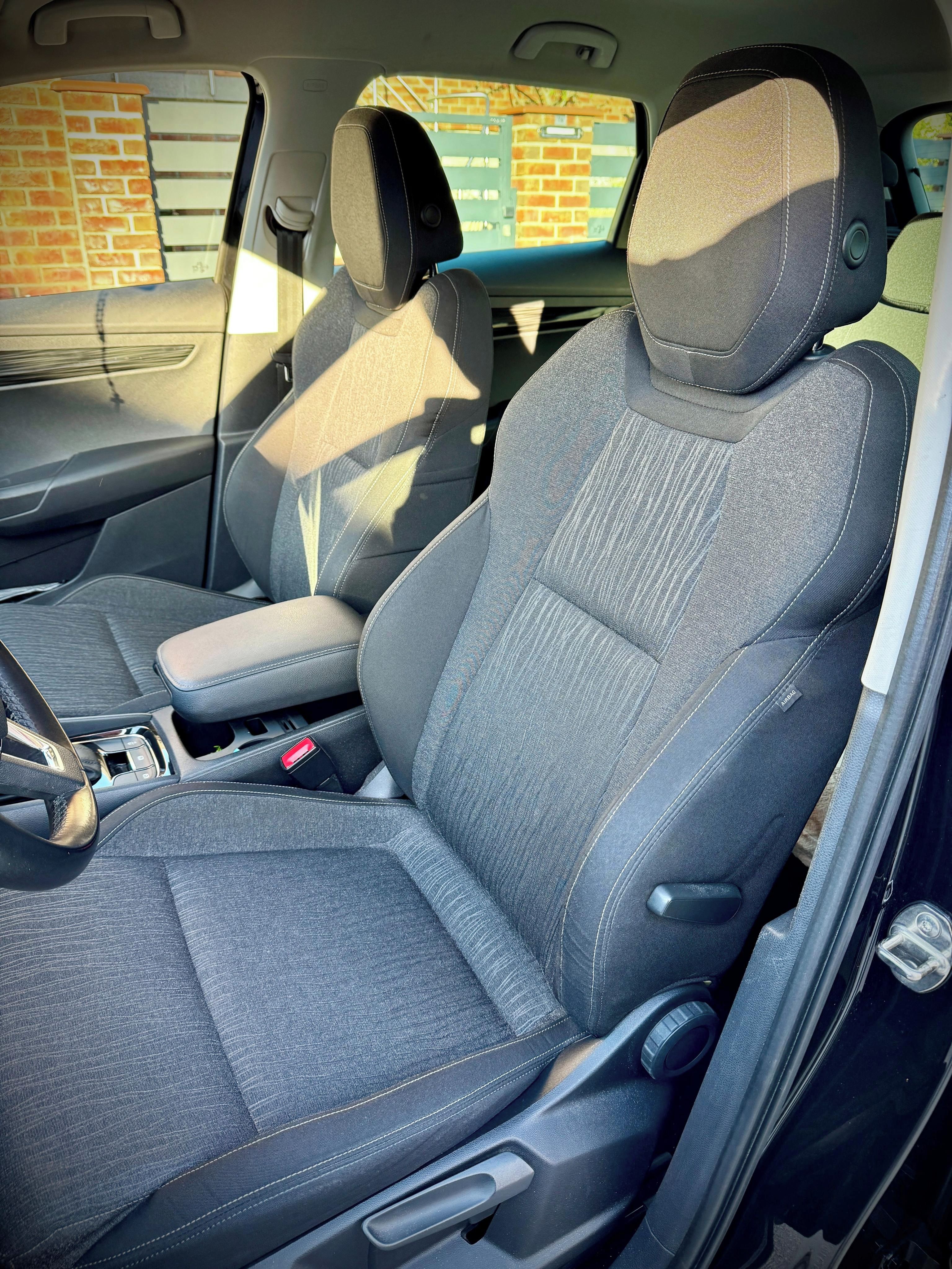 Škoda Karoq, Škoda Karoq 1.0 TSI 85kw DSG - fotka 6
