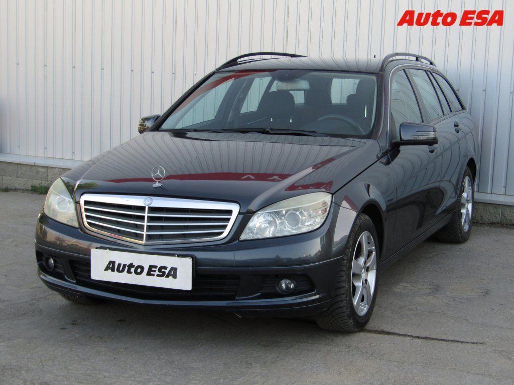 Mercedes-Benz Třídy C, 2.2. CDi - fotka 3