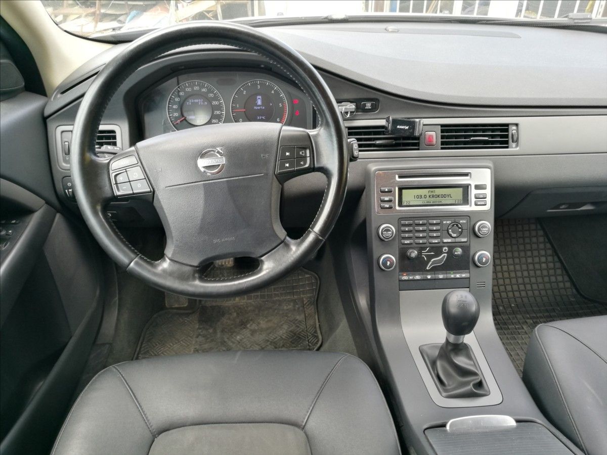 Volvo V70, 2,4 D - fotka 5
