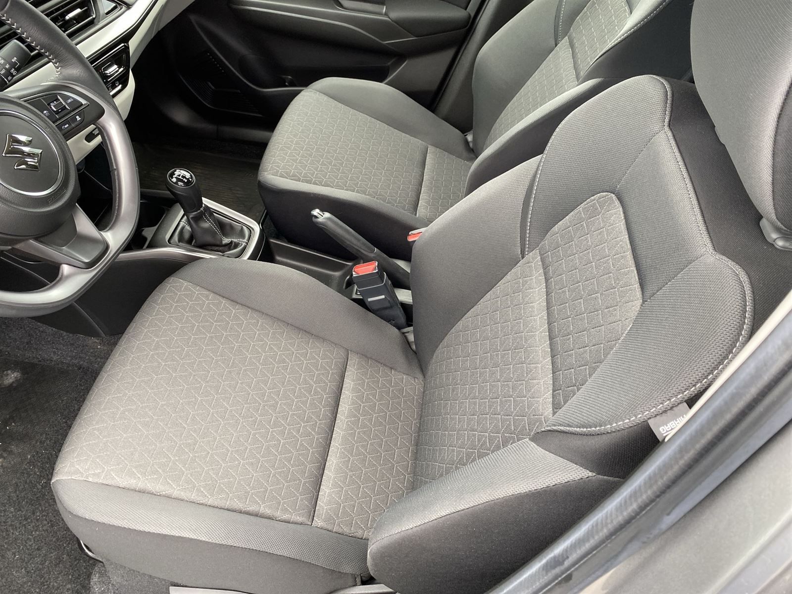 Suzuki Swift, 1,2 4x4 - fotka 6