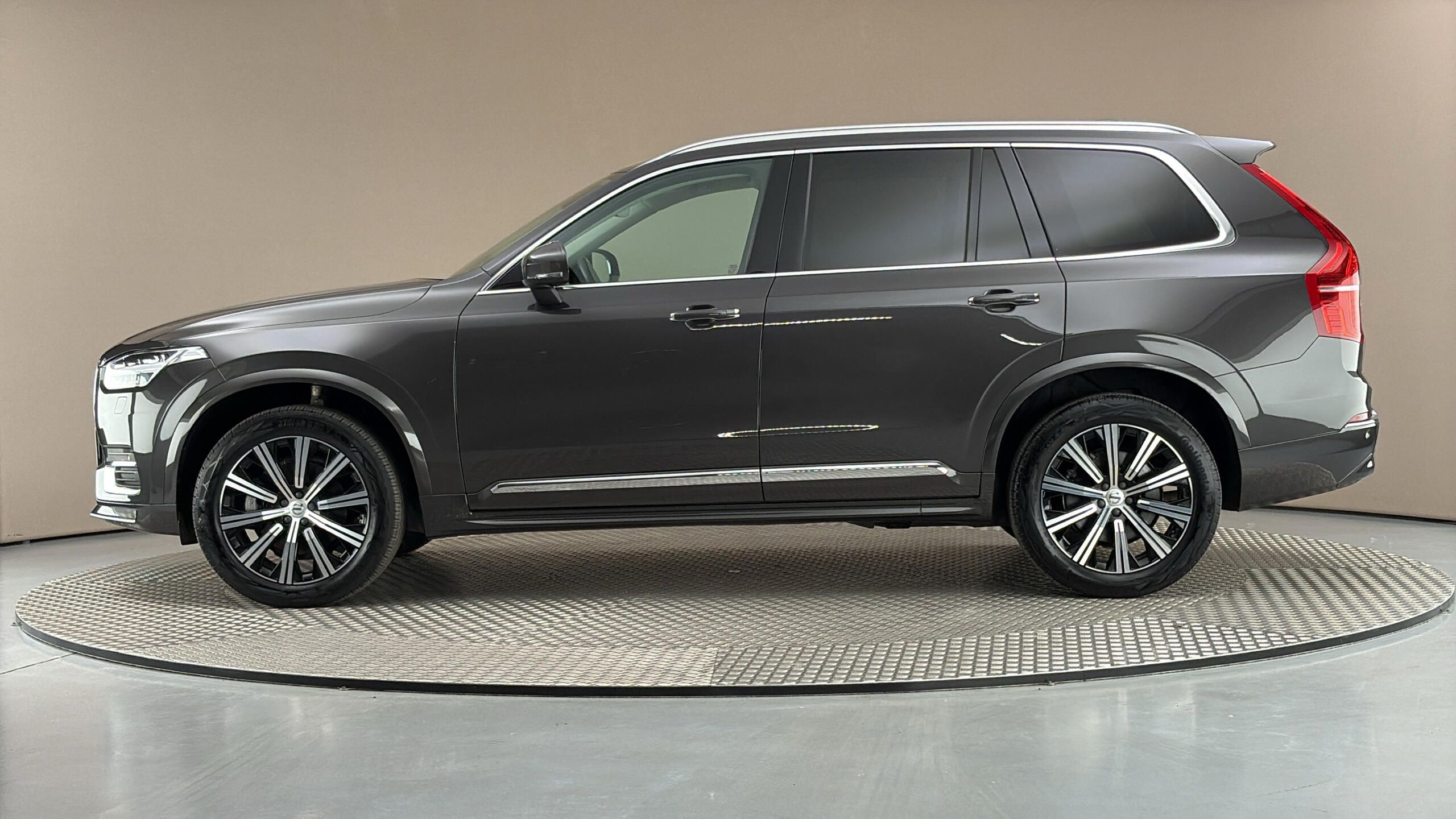 Volvo XC90, 2.0 B5 AUT AWD Plus Bright - fotka 4