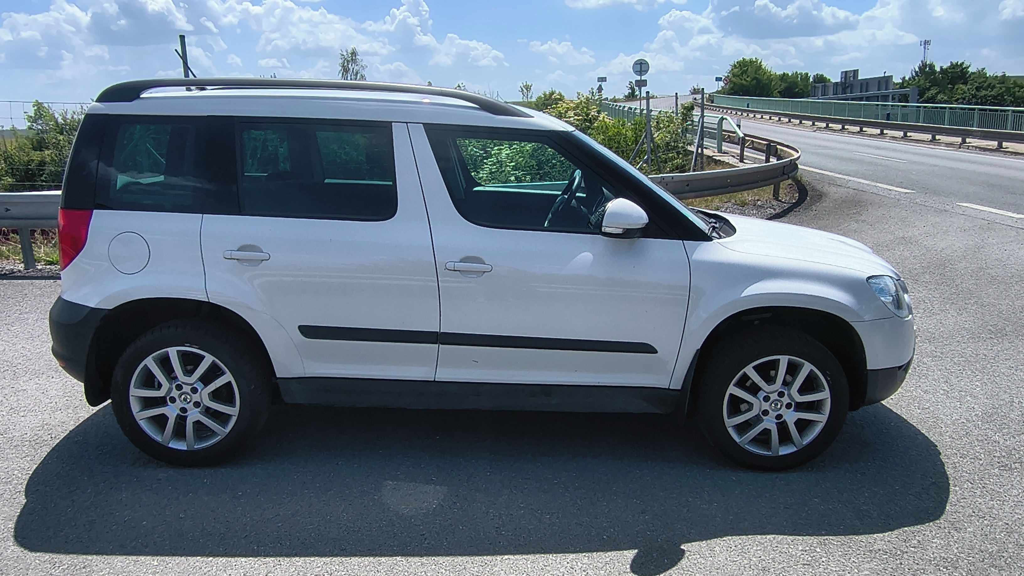Škoda Yeti, 1.2tsi 77kw 111tkm! 2x výhřev! - fotka 6