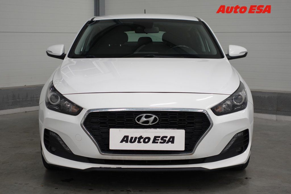Hyundai i30, 1.6CRDi Fastback,ČR - fotka 2