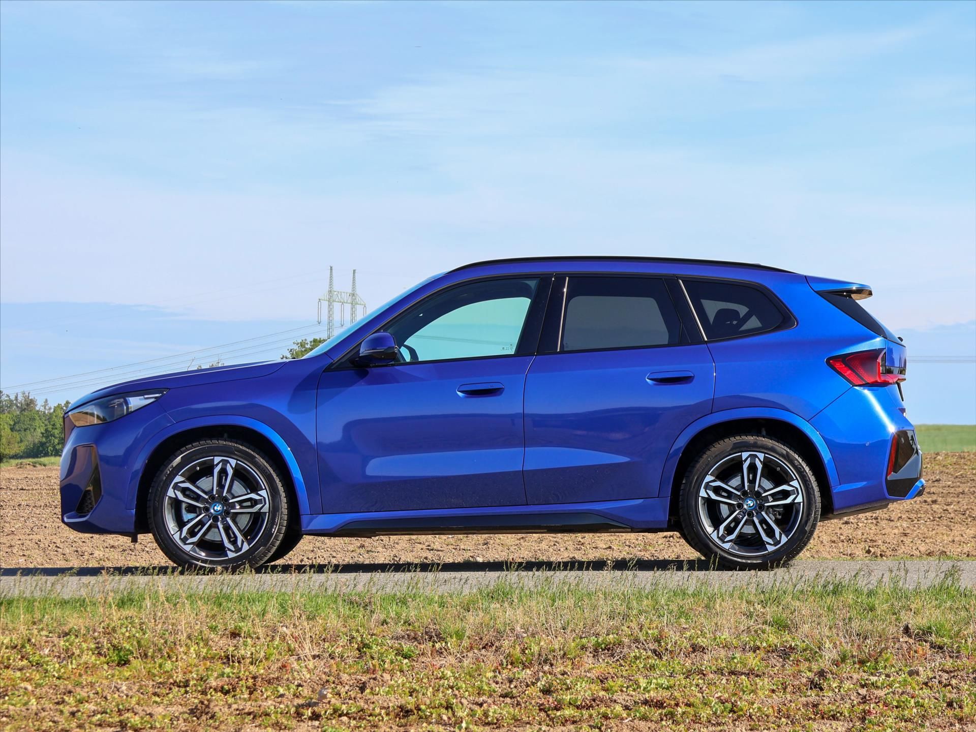 BMW iX1, xDrive30 CZ DPH - fotka 4