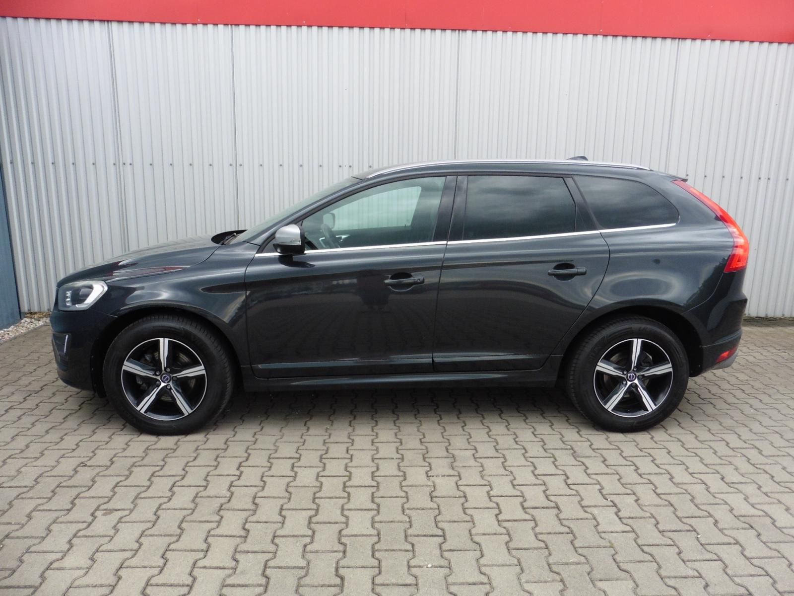 Volvo XC60, 2.4 D5 R-Design AWD A/T Navi - fotka 6