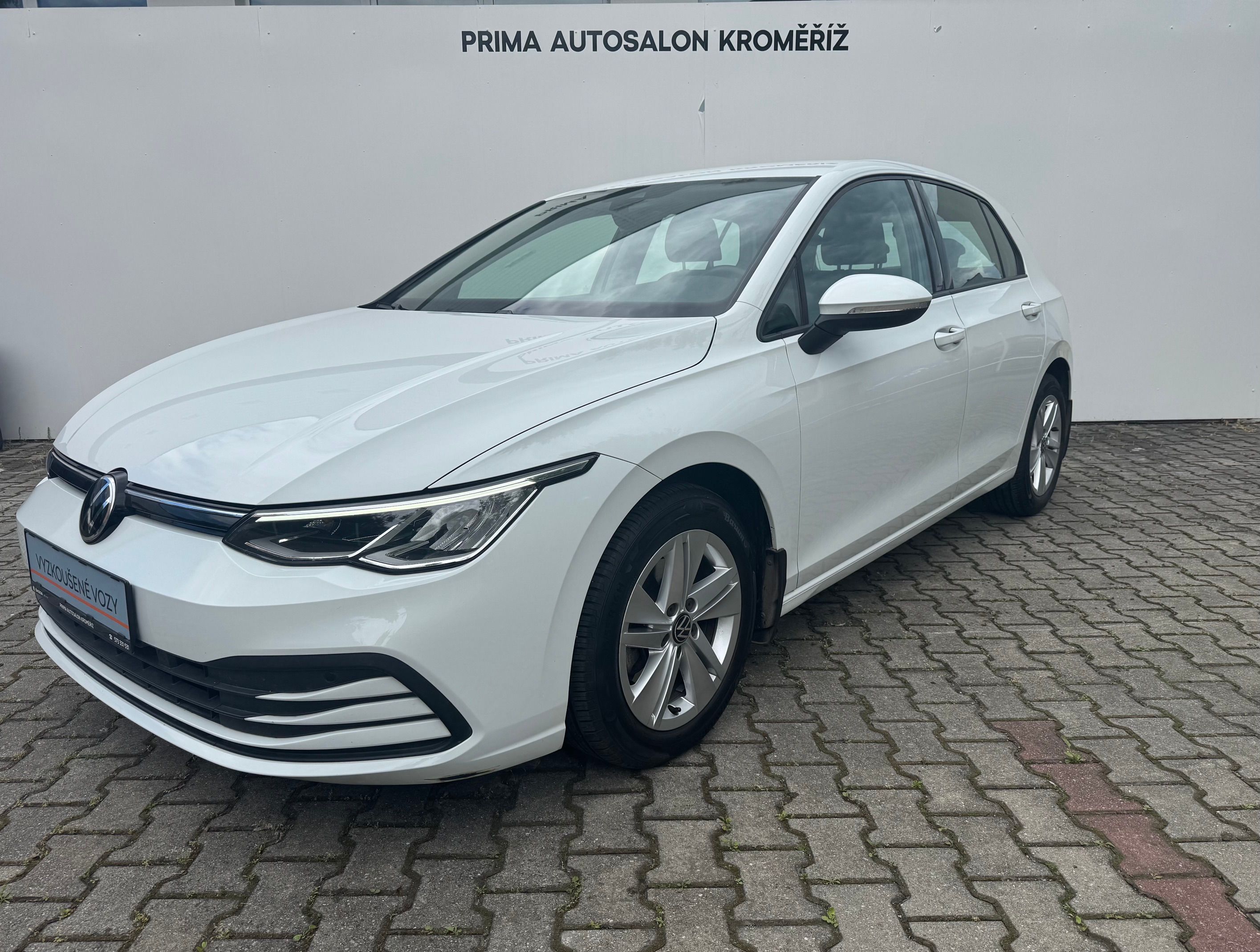 Volkswagen Golf, 1,0TSi81kw krásný stav 27500km - fotka 2