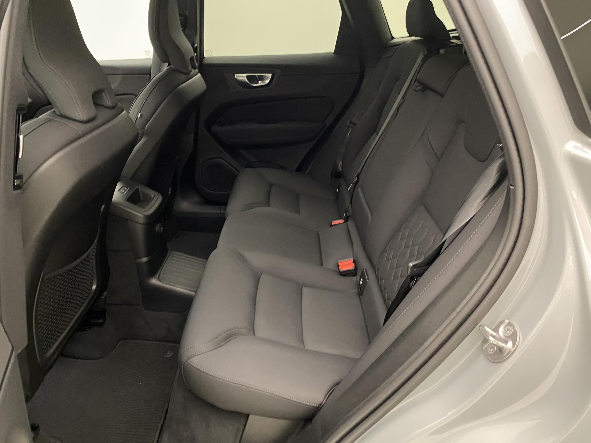 Volvo XC60, T6 AWD RECHARGE DARK PLUS CZ - fotka 5