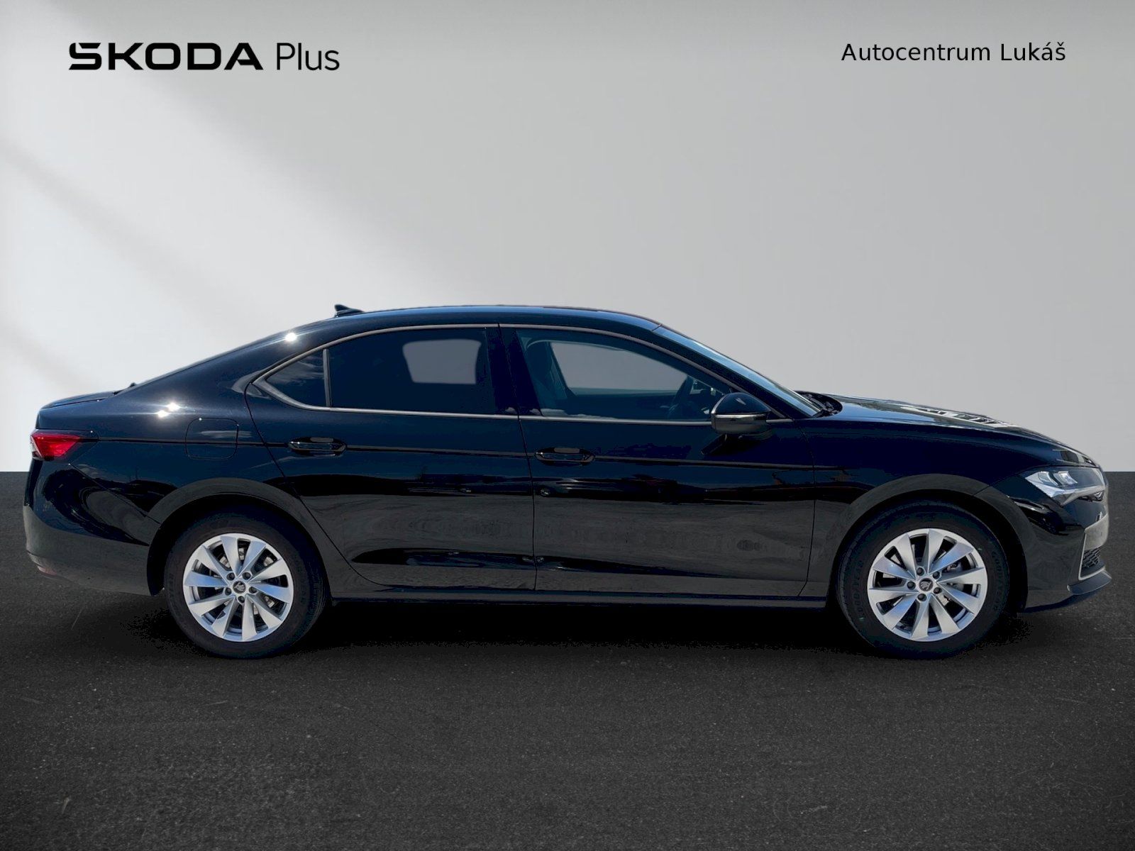 Škoda Superb, SELECTION 1.5 TSI 110 kW DSG - fotka 6