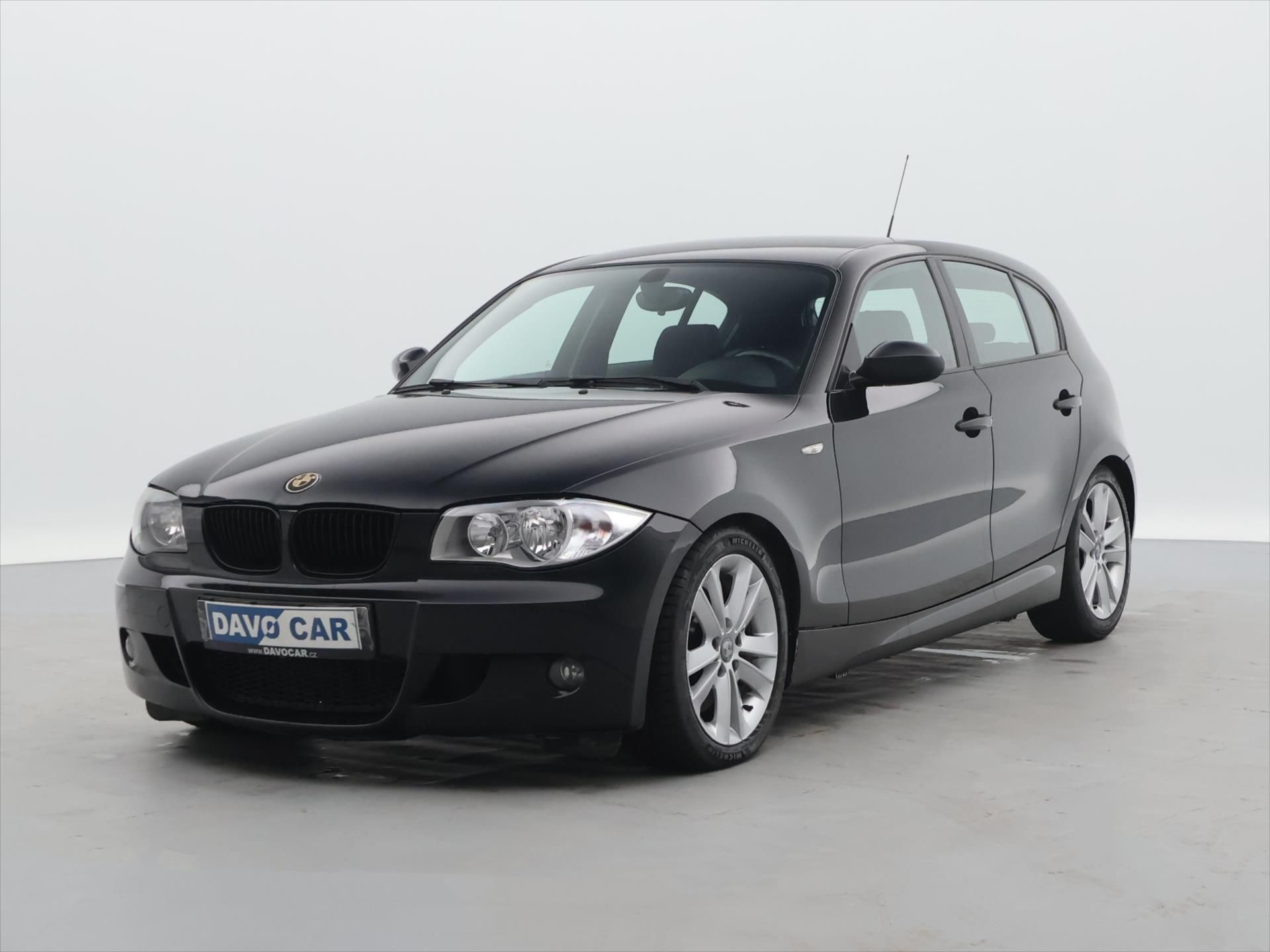 BMW Řada 1, 3,0 130i 209kW Aut.Klima - fotka 3