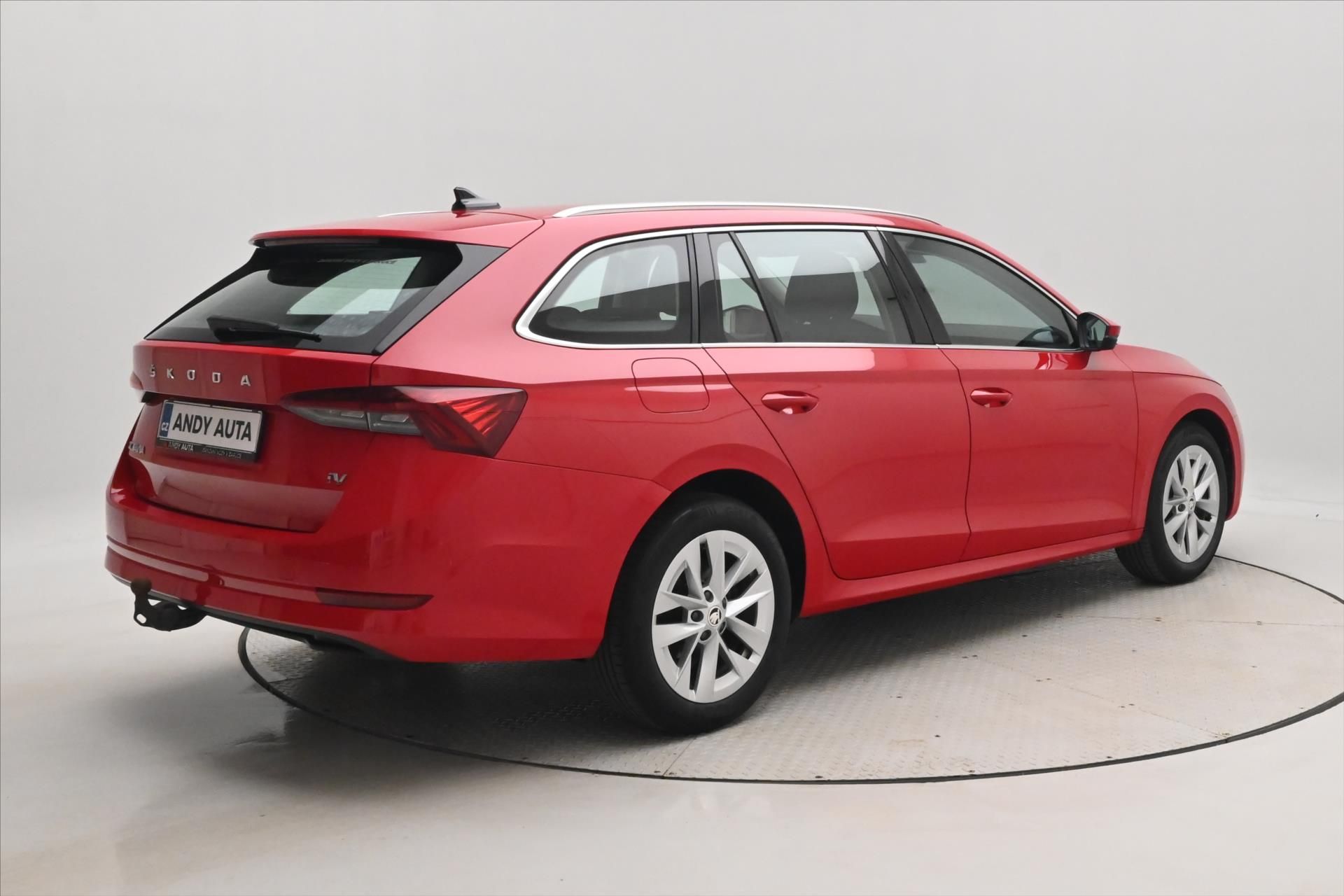 Škoda Octavia, 1,4 TSI iV 110kW DSG Style VŮZ - fotka 5