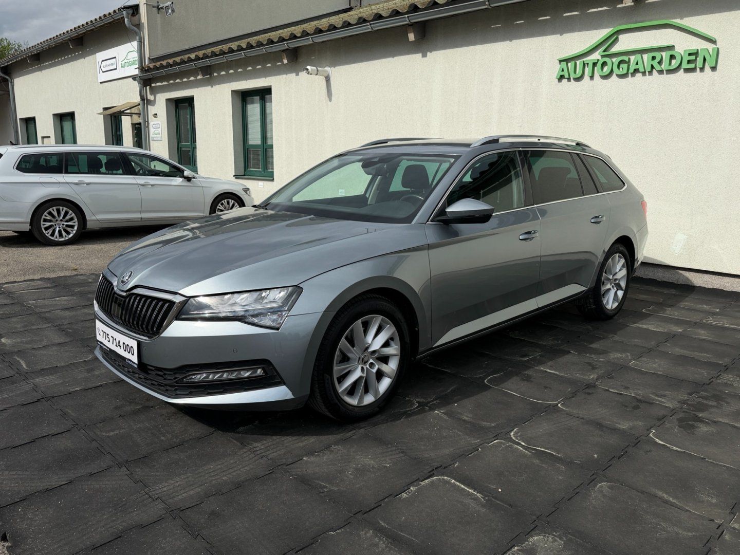 Škoda Superb, 2.0TDi 147kW 4x4 DSG ACC - fotka 3