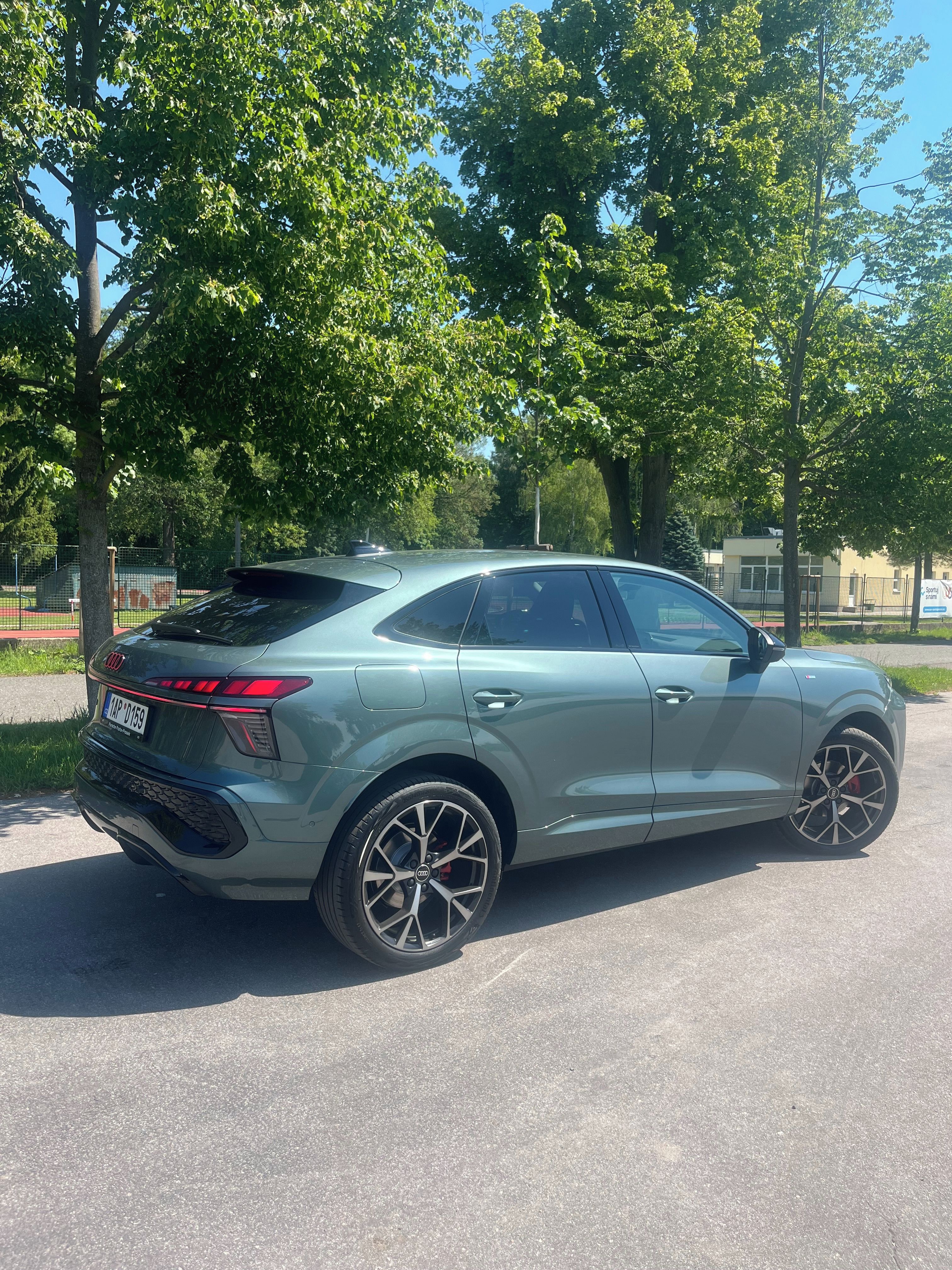 Audi Q3, Sportback TFSI S line - fotka 4