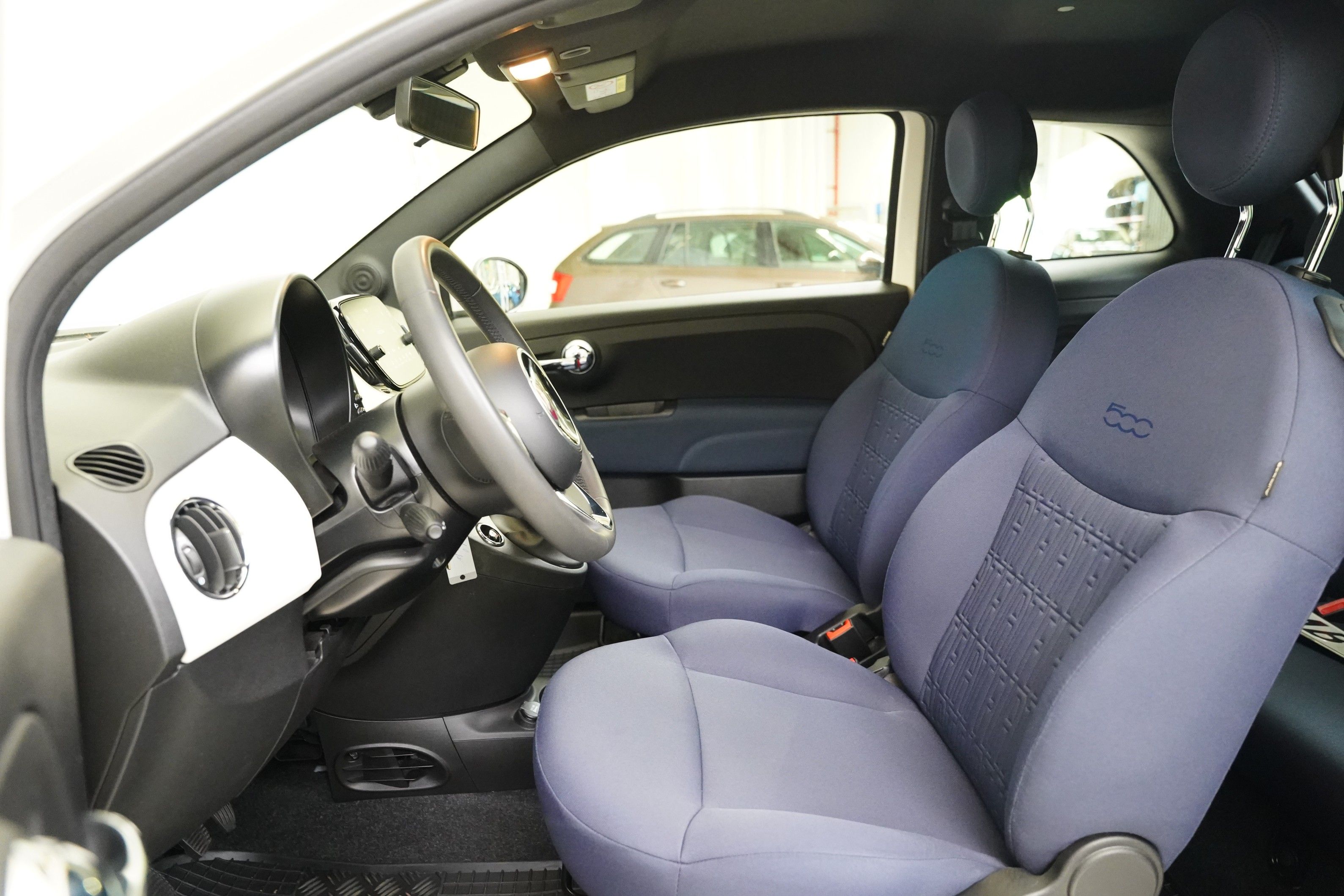 Fiat 500, 1.0 i 51 kW - fotka 5
