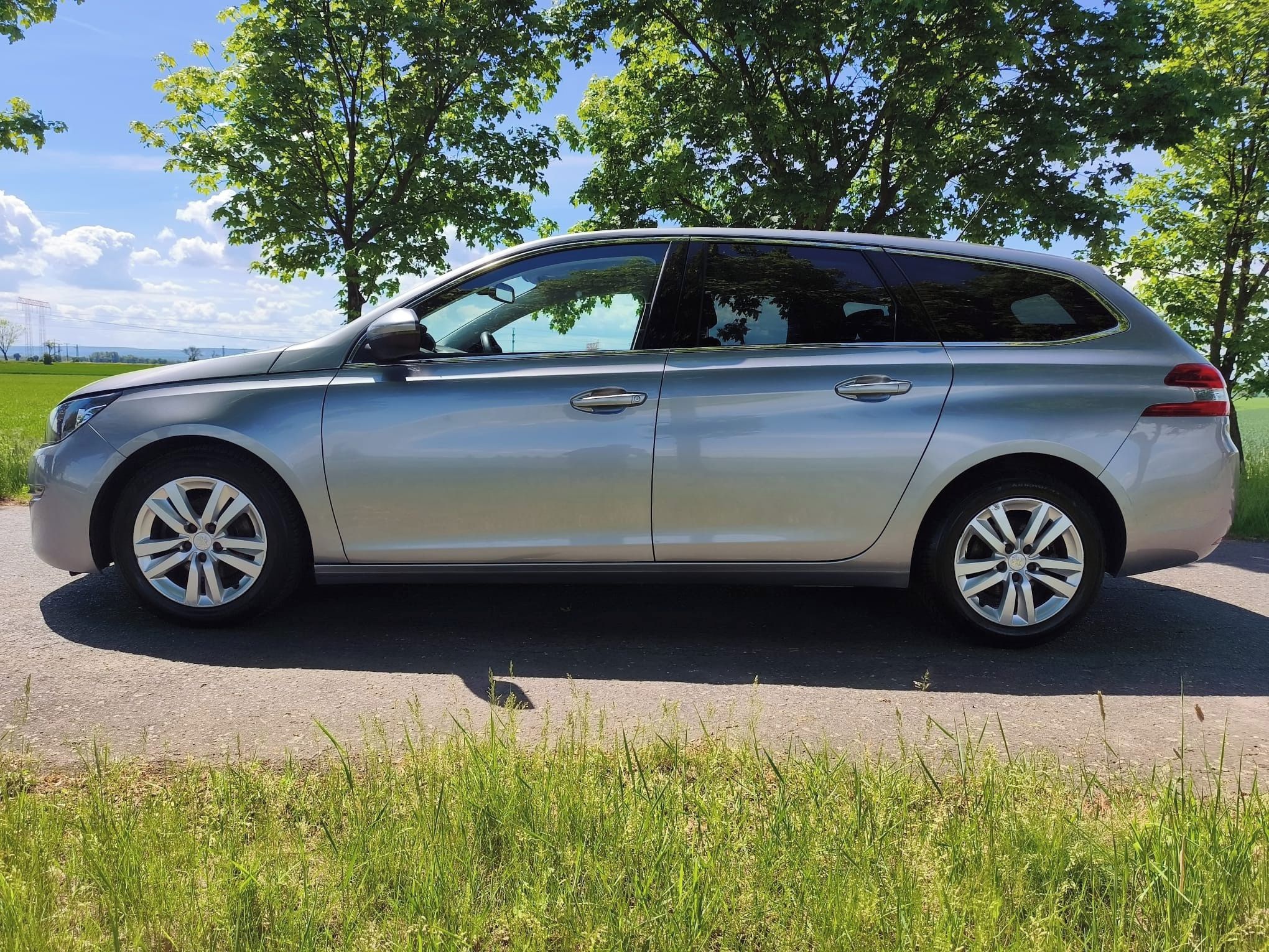 Peugeot 308, 1,6 HDi 88 kW - fotka 6